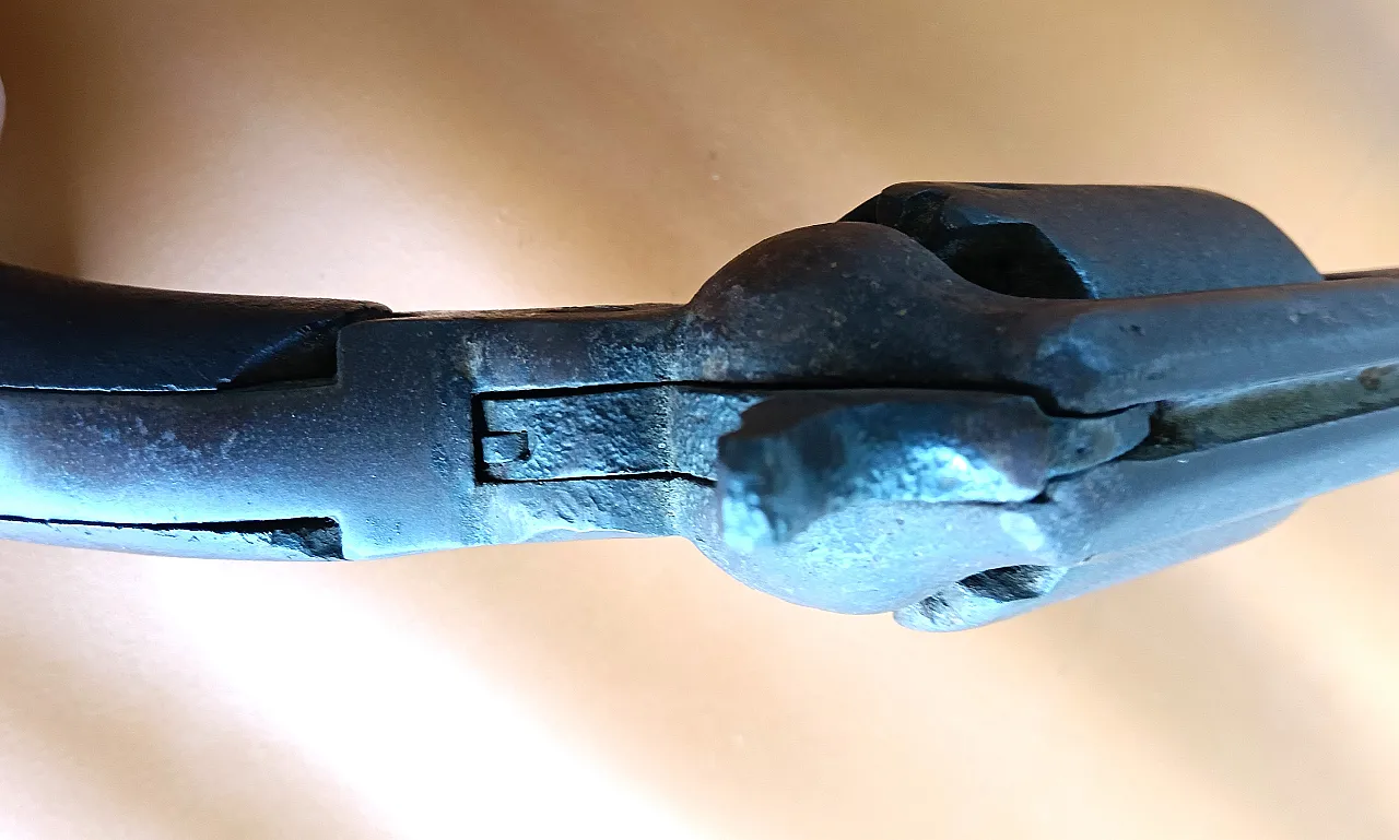 Pair of guns reproduction, 60s 31