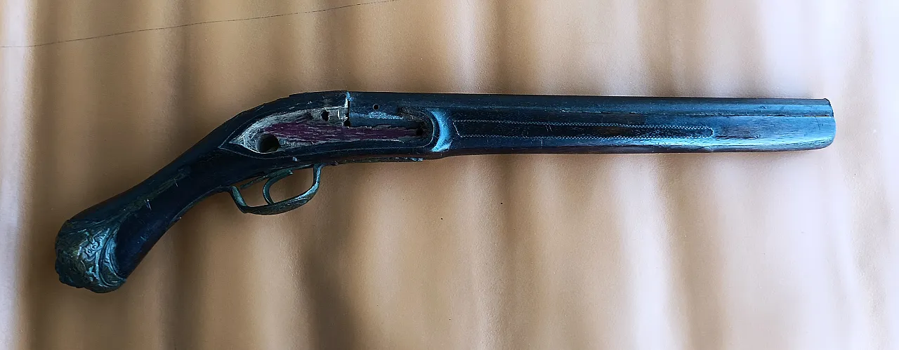 Pair of guns reproduction, 60s 32