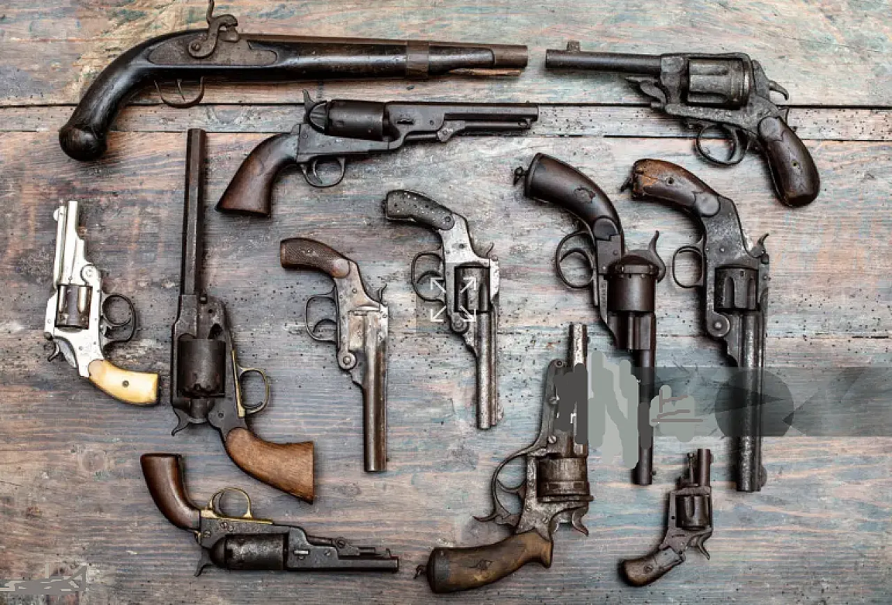 Pair of guns reproduction, 60s 38