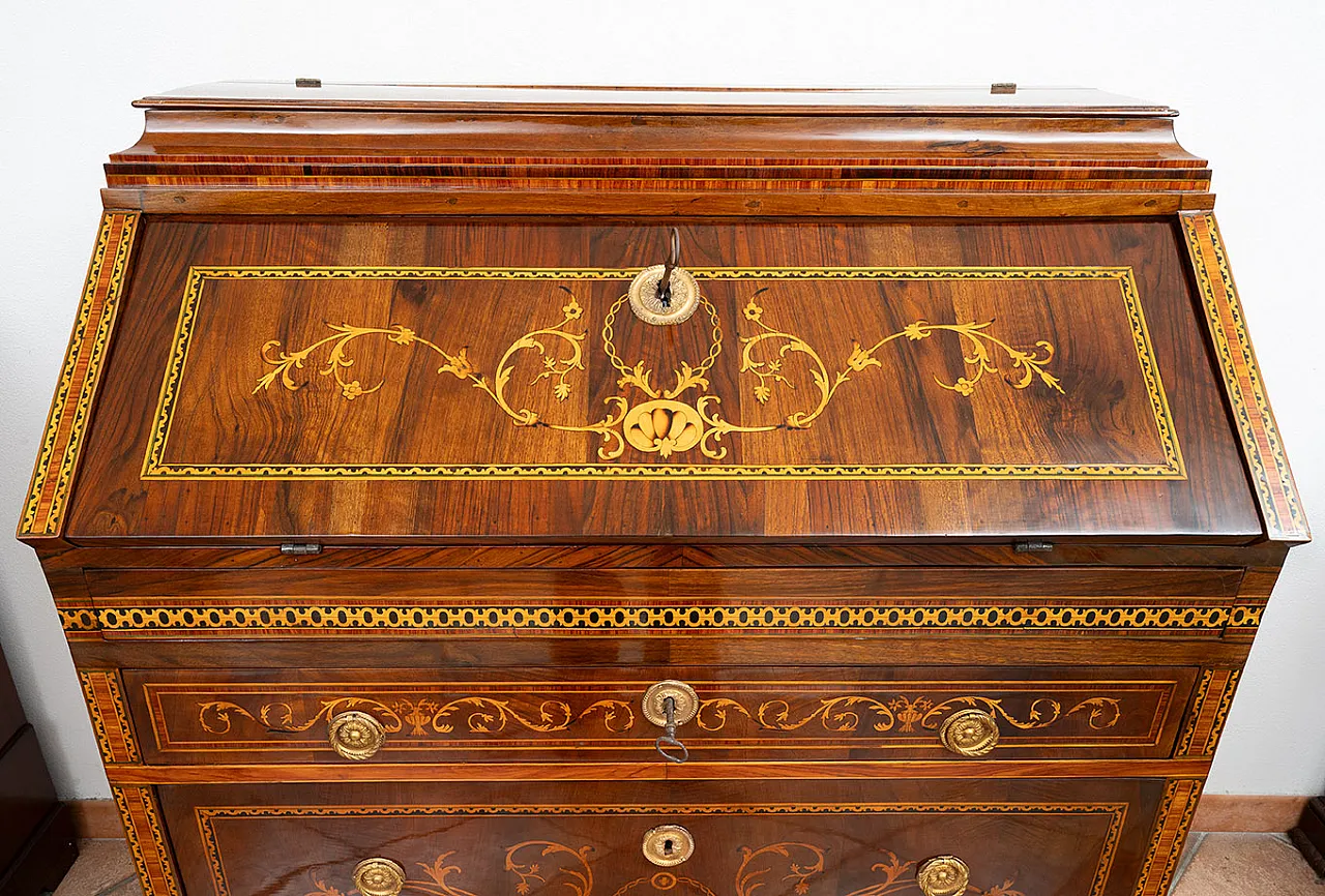 Louis XVI walnut veneer with inlays, 18th century 2