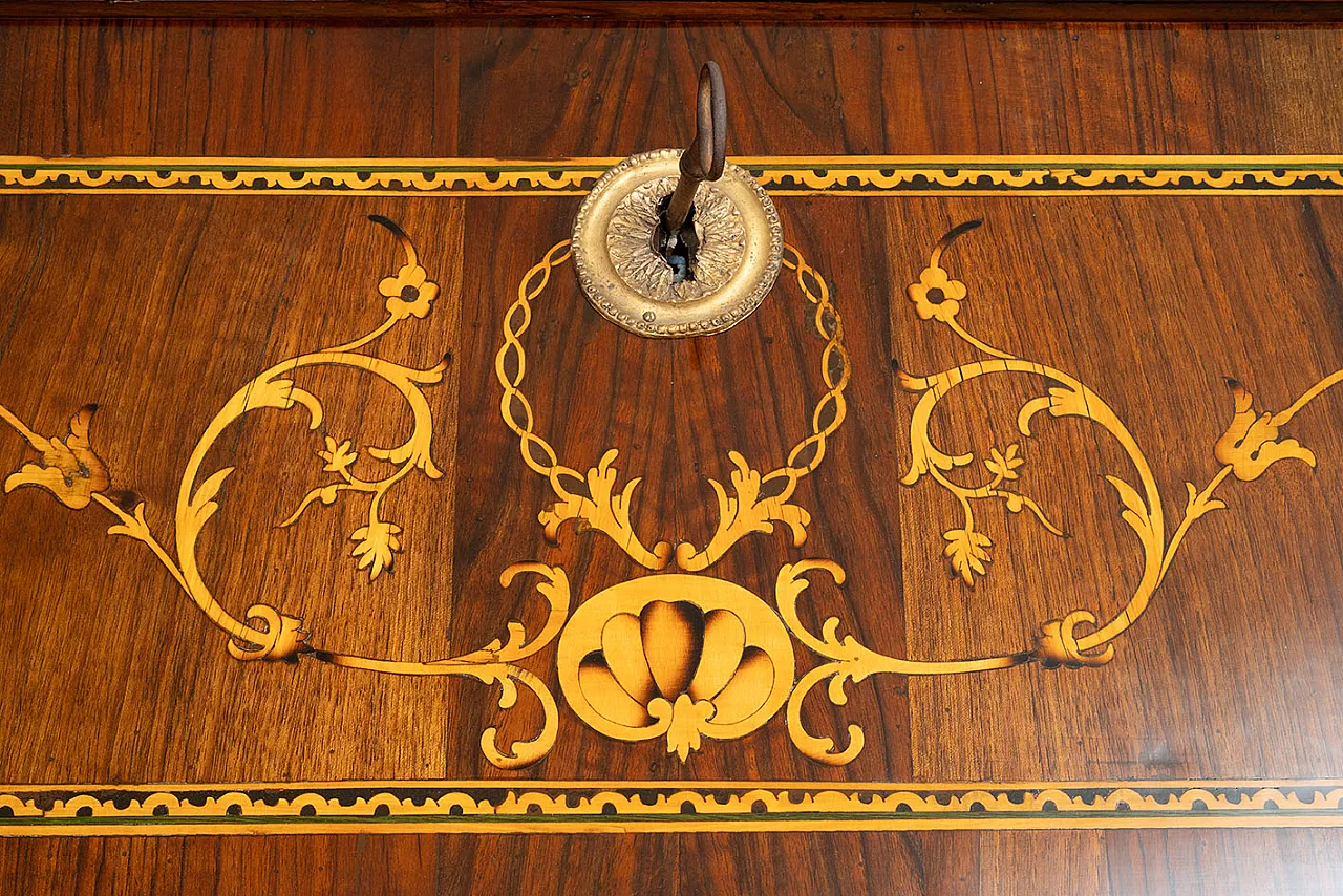 Louis XVI walnut veneer with inlays, 18th century 4