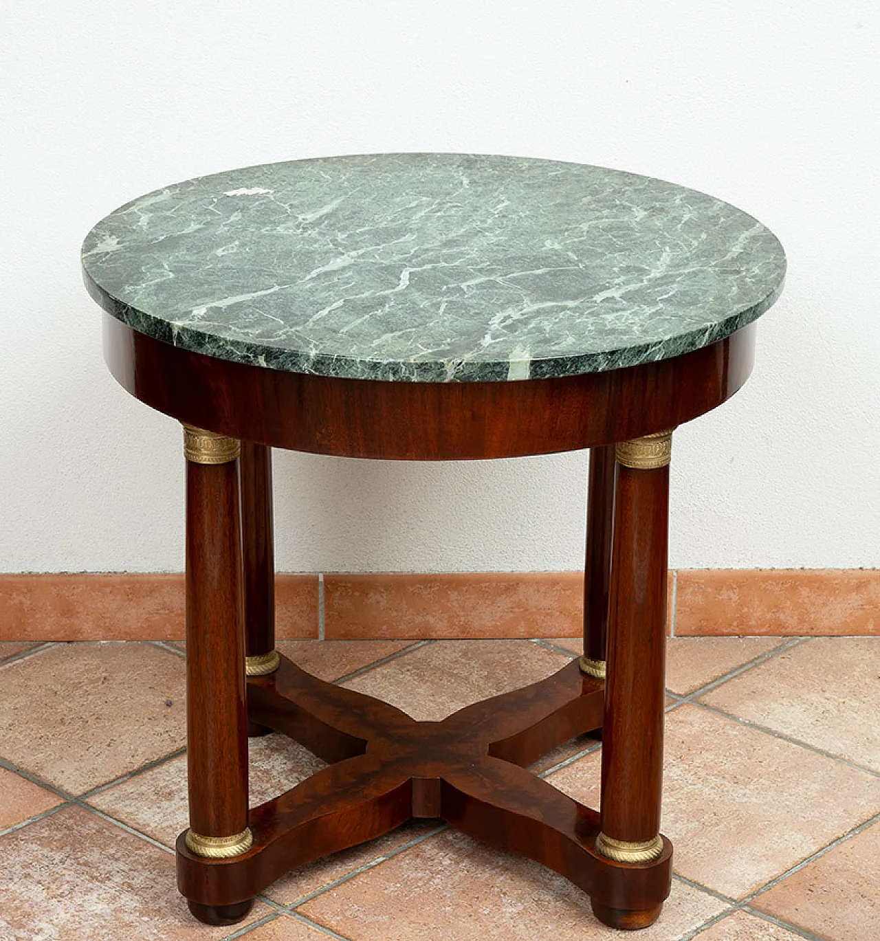 Mahogany feather coffee table with marble top, 20th century 4