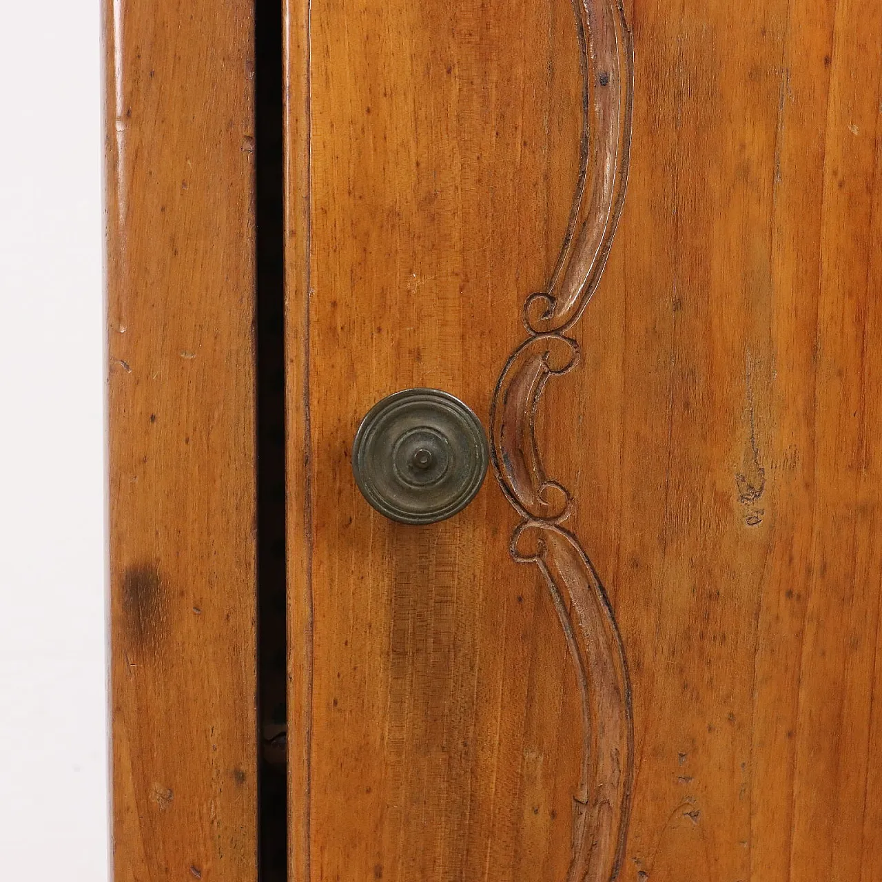 Baroque corner cupboard in walnut, 18th century 5