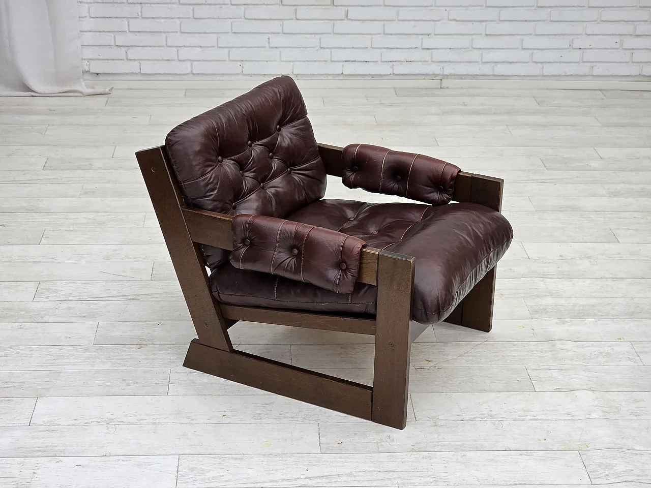 Scandinavian armchair in brown leather, 1970s 9