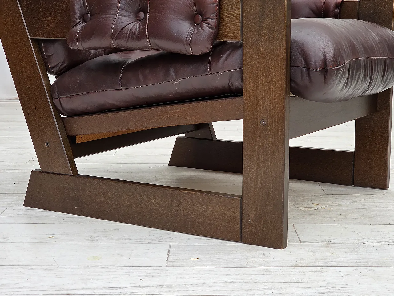 Scandinavian armchair in brown leather, 1970s 10