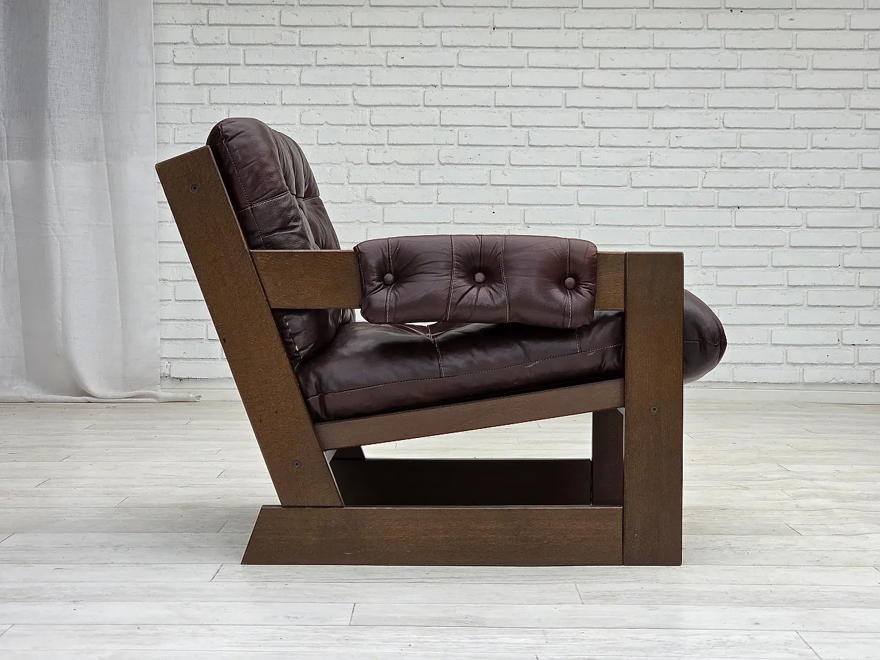 Scandinavian armchair in brown leather, 1970s 11