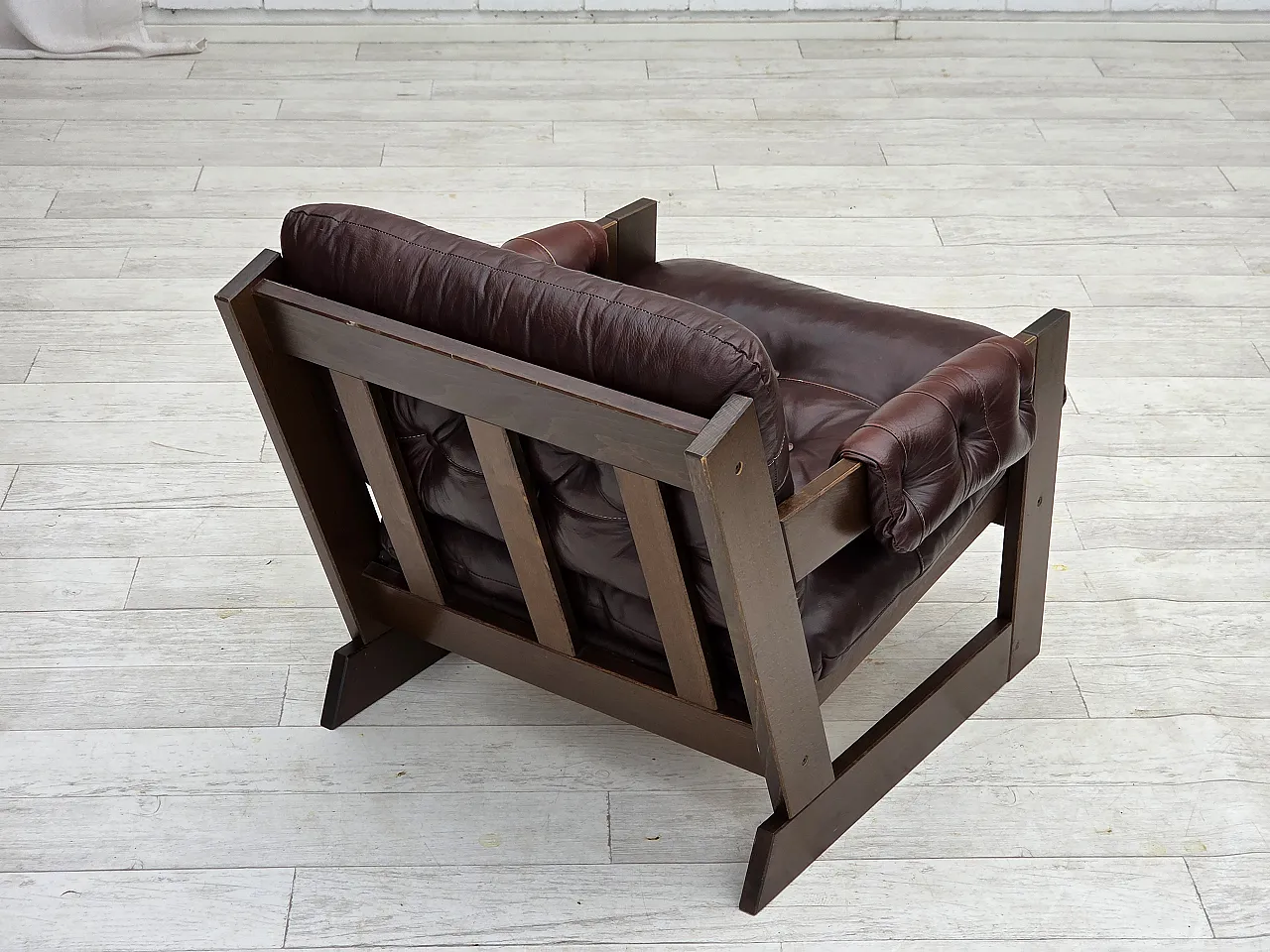 Scandinavian armchair in brown leather, 1970s 12