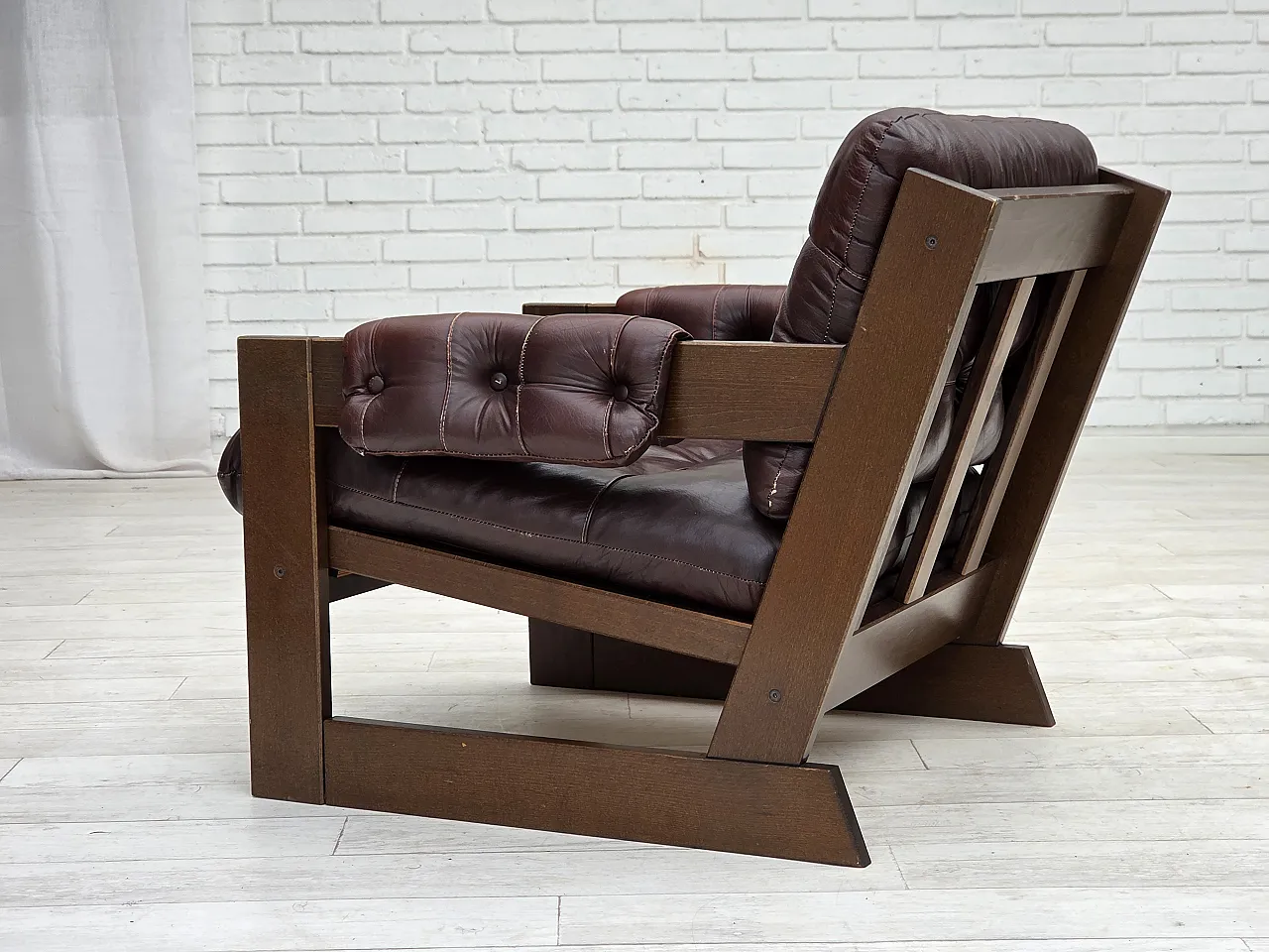 Scandinavian armchair in brown leather, 1970s 16