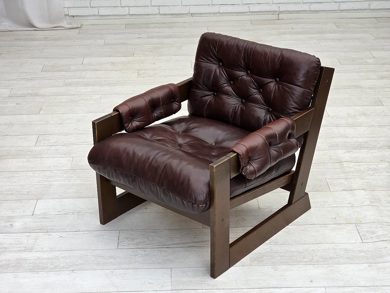 Scandinavian armchair in brown leather, 1970s 18