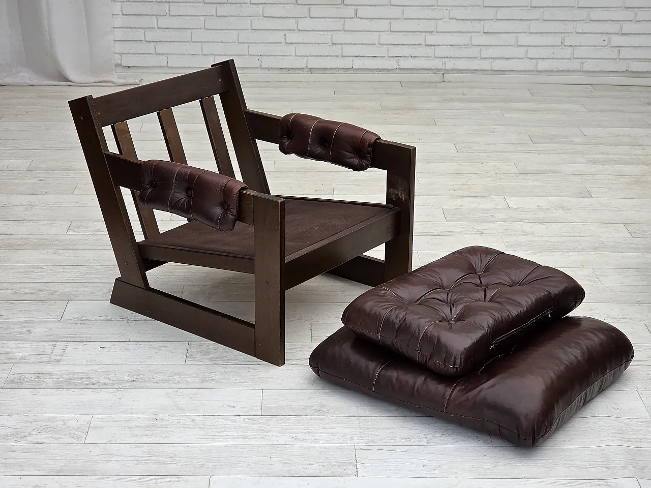 Scandinavian armchair in brown leather, 1970s 20