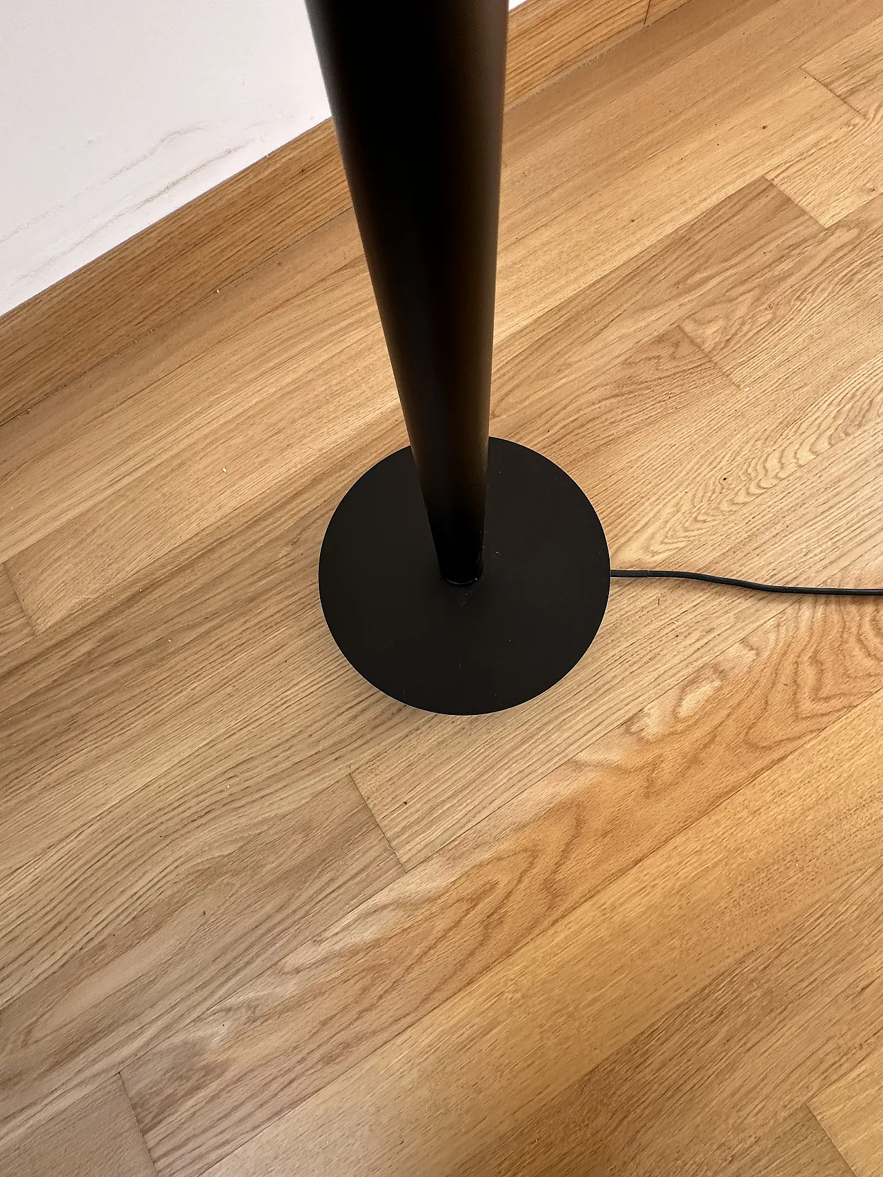 Lampada da terra Nestore di Carlo Forcolini per Artemide, anni '90 2