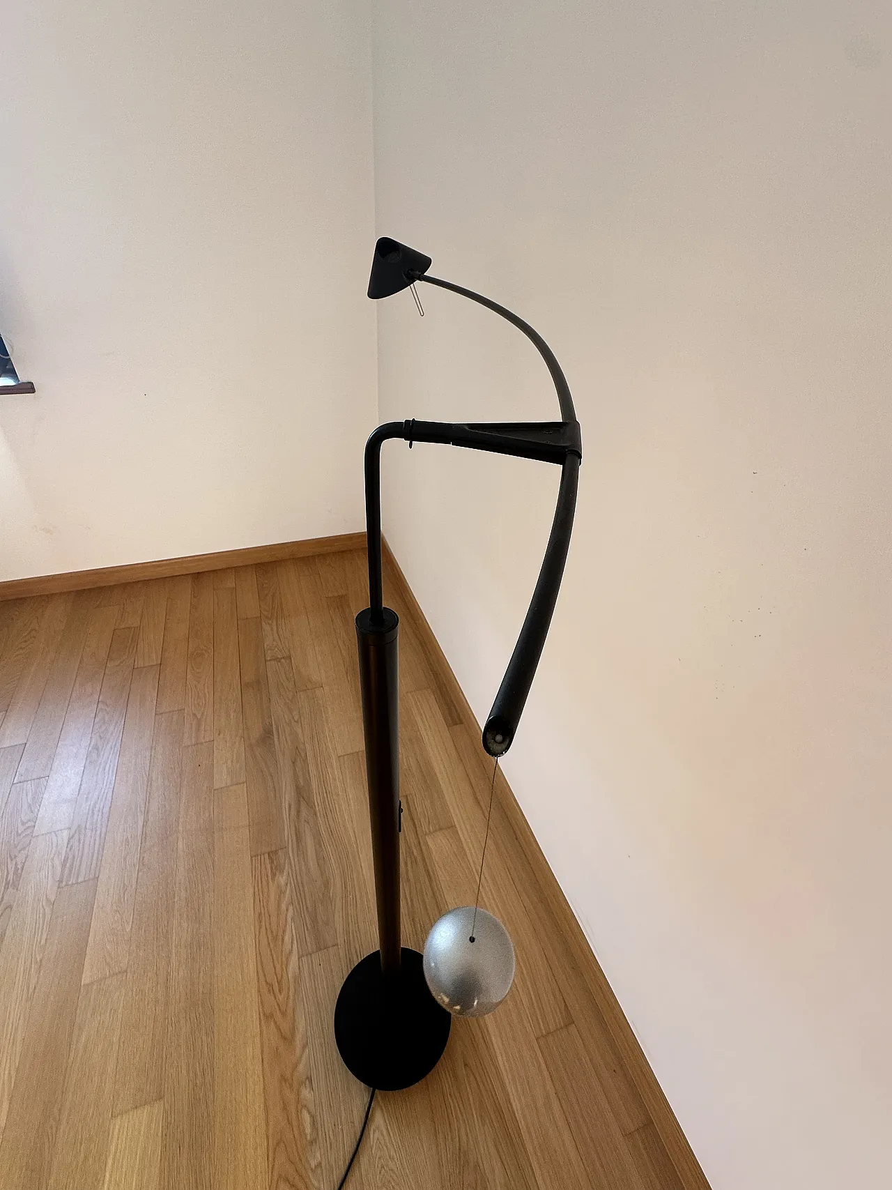Lampada da terra Nestore di Carlo Forcolini per Artemide, anni '90 6