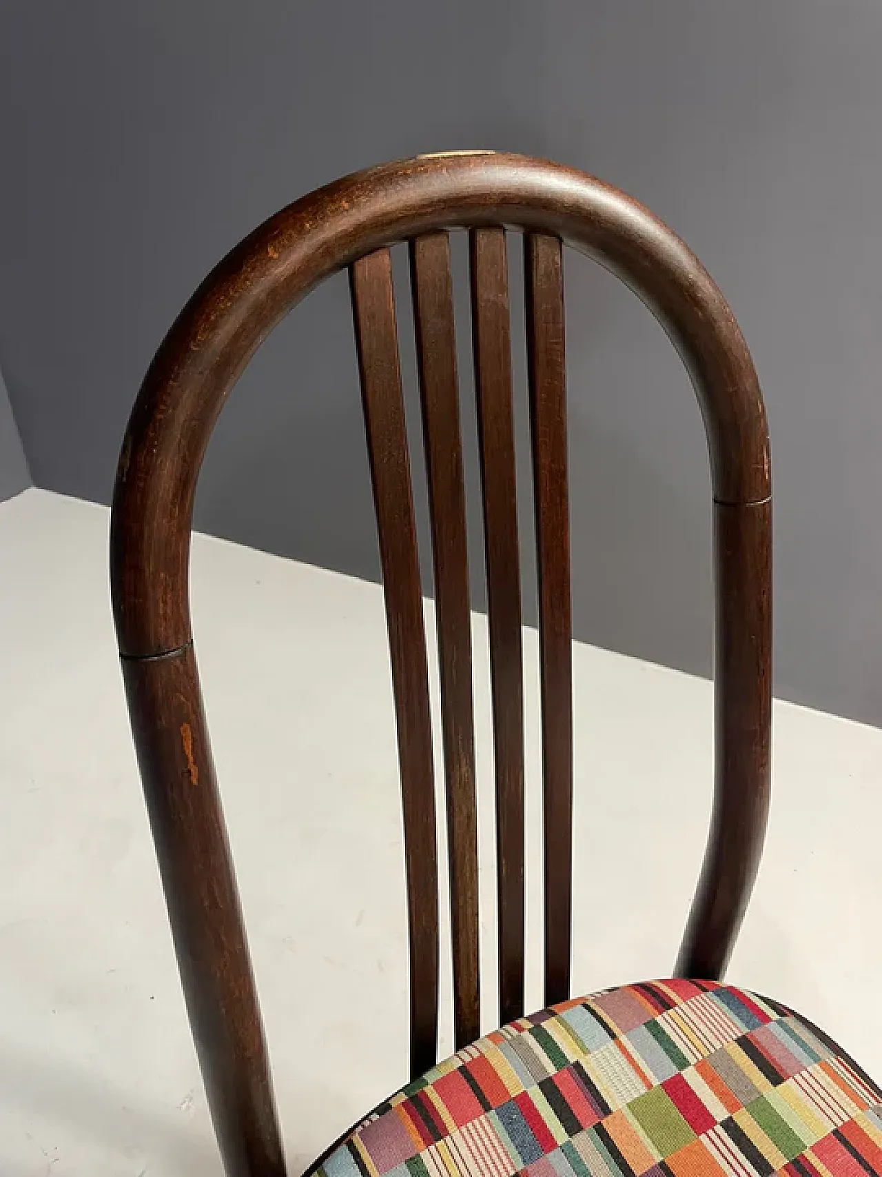 6 Sediein legno curvato nello stile di Josef Hoffmann, anni '70 7