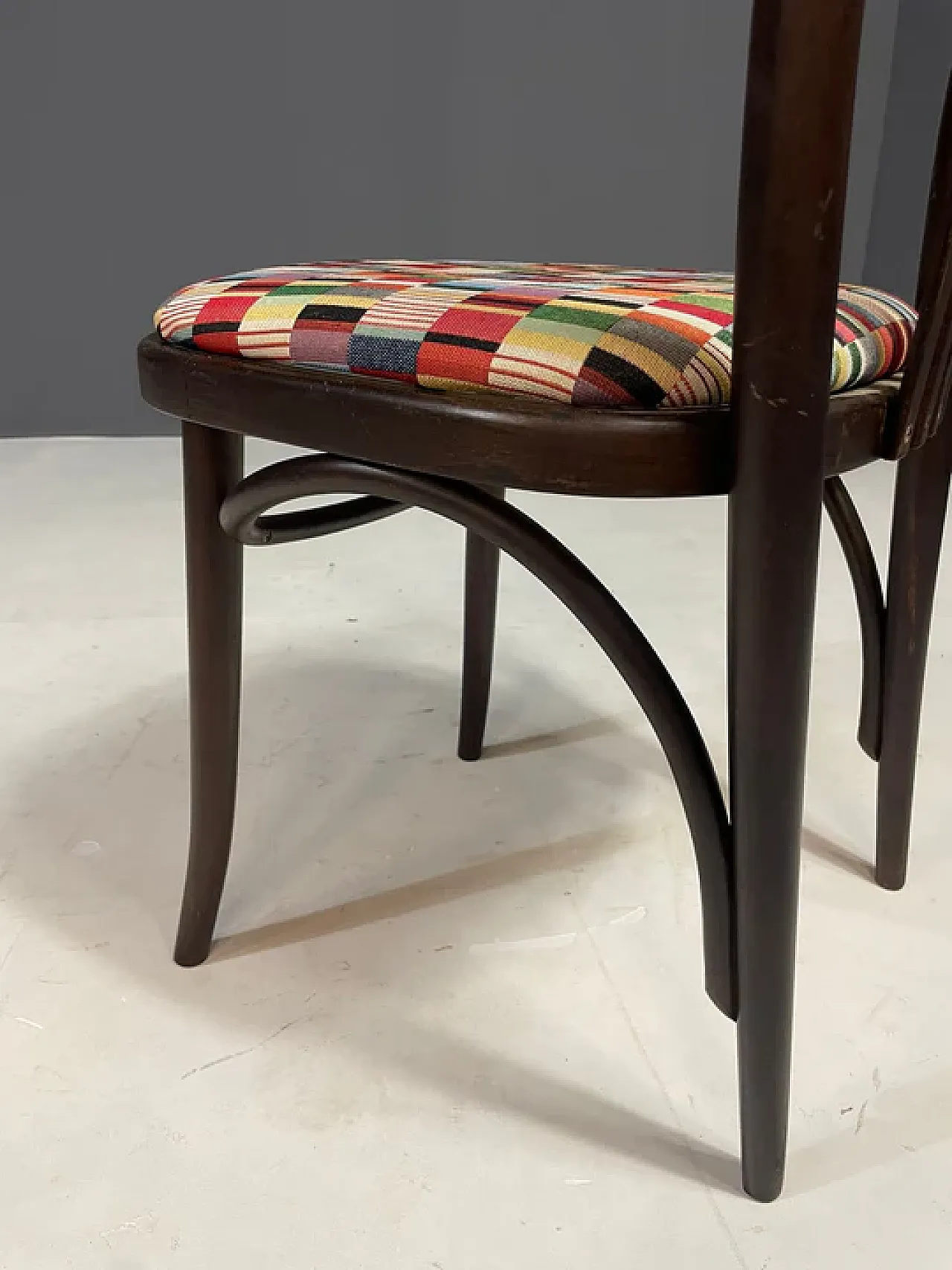 6 Sediein legno curvato nello stile di Josef Hoffmann, anni '70 9