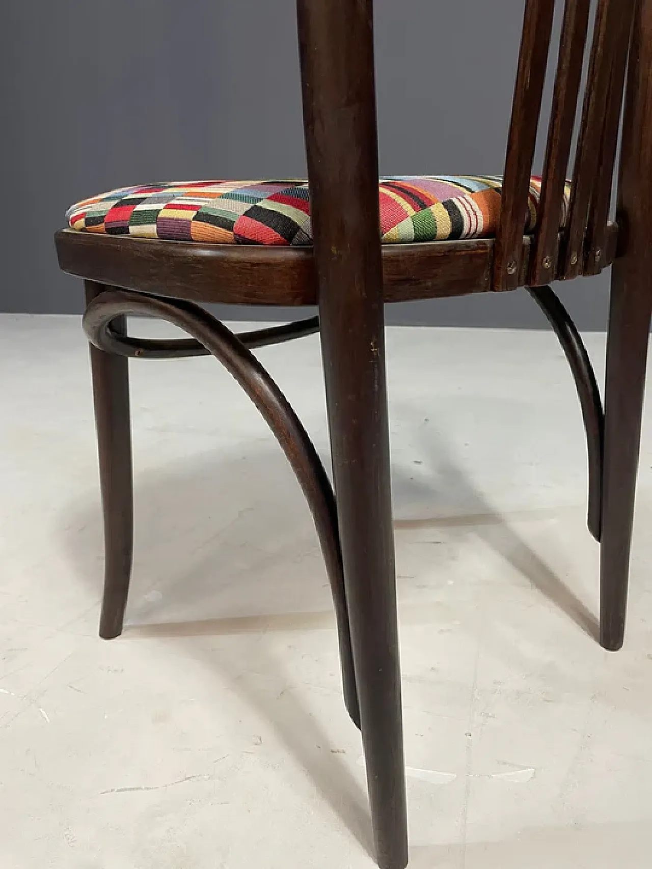 6 Sediein legno curvato nello stile di Josef Hoffmann, anni '70 10