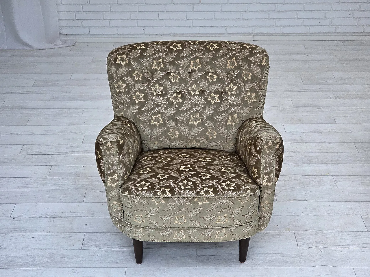 Danish armchair in green velvet and teak legs, 1960s 7