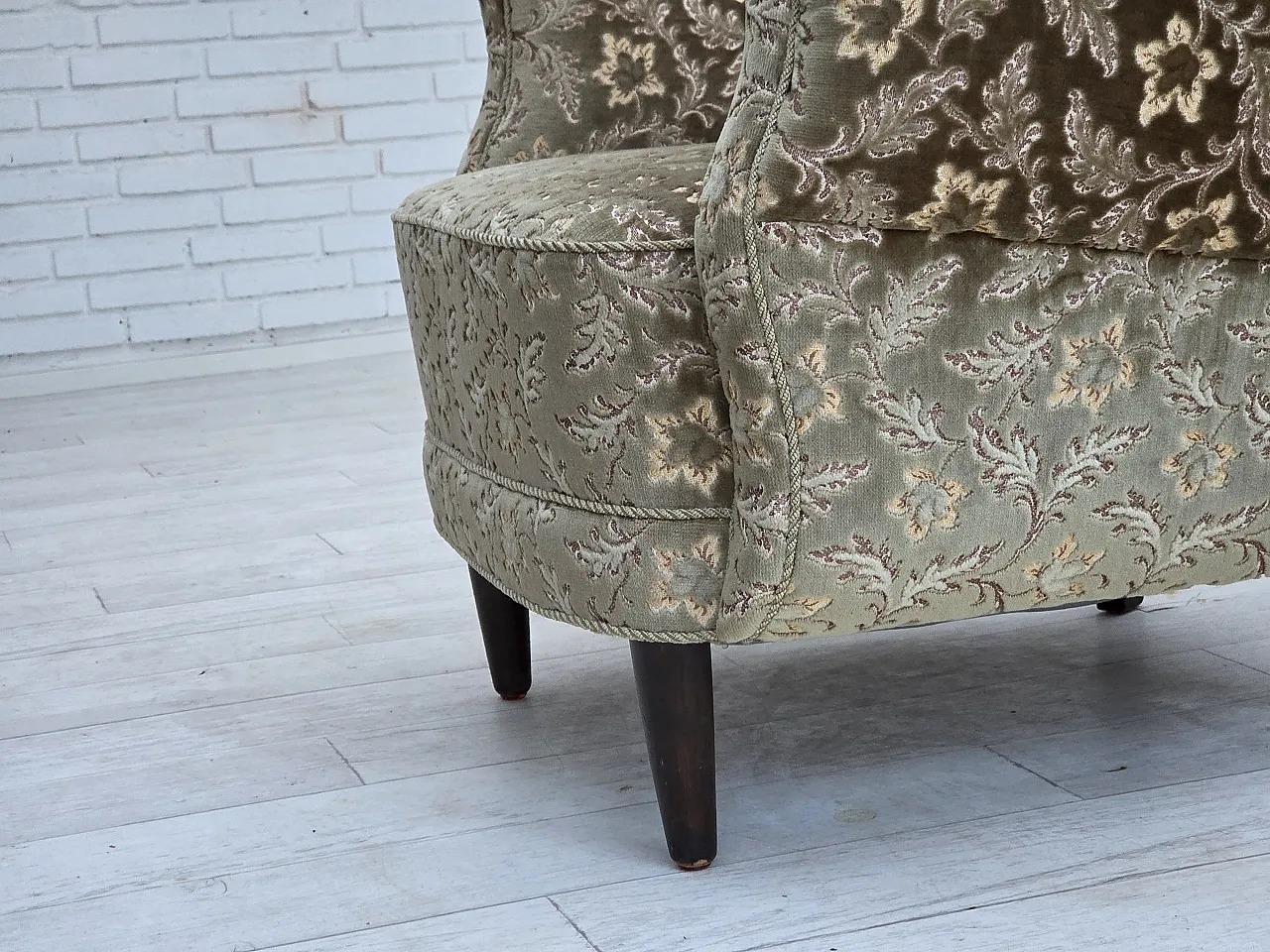 Danish armchair in green velvet and teak legs, 1960s 15