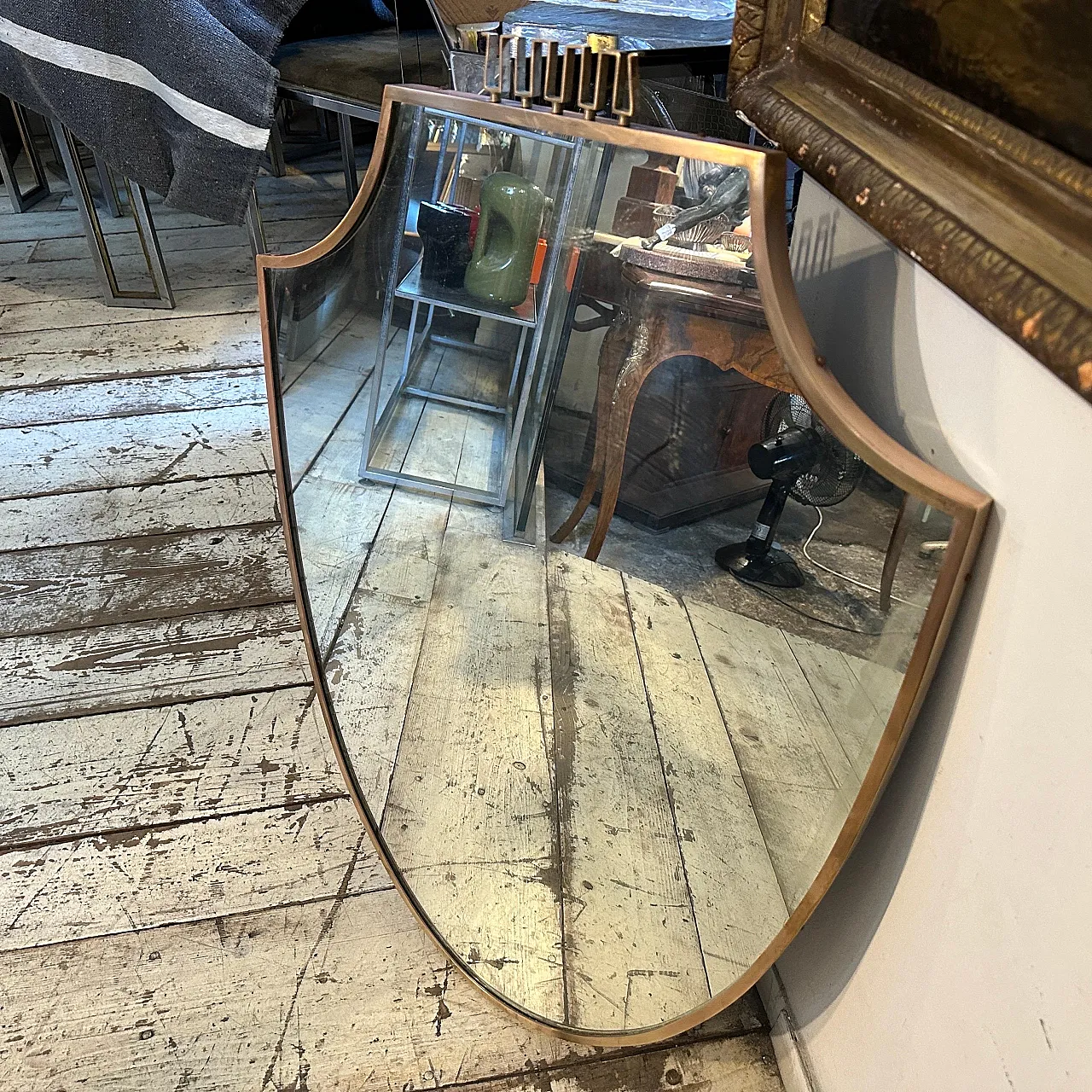 Specchio da parete a scudo in ottone massiccio di Gio Ponti, anni '50 5