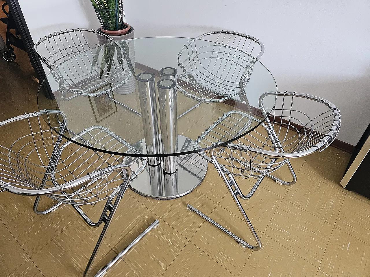 Tavolo in cristallo e acciaio inox di Zanotta Marcuso, '900 3