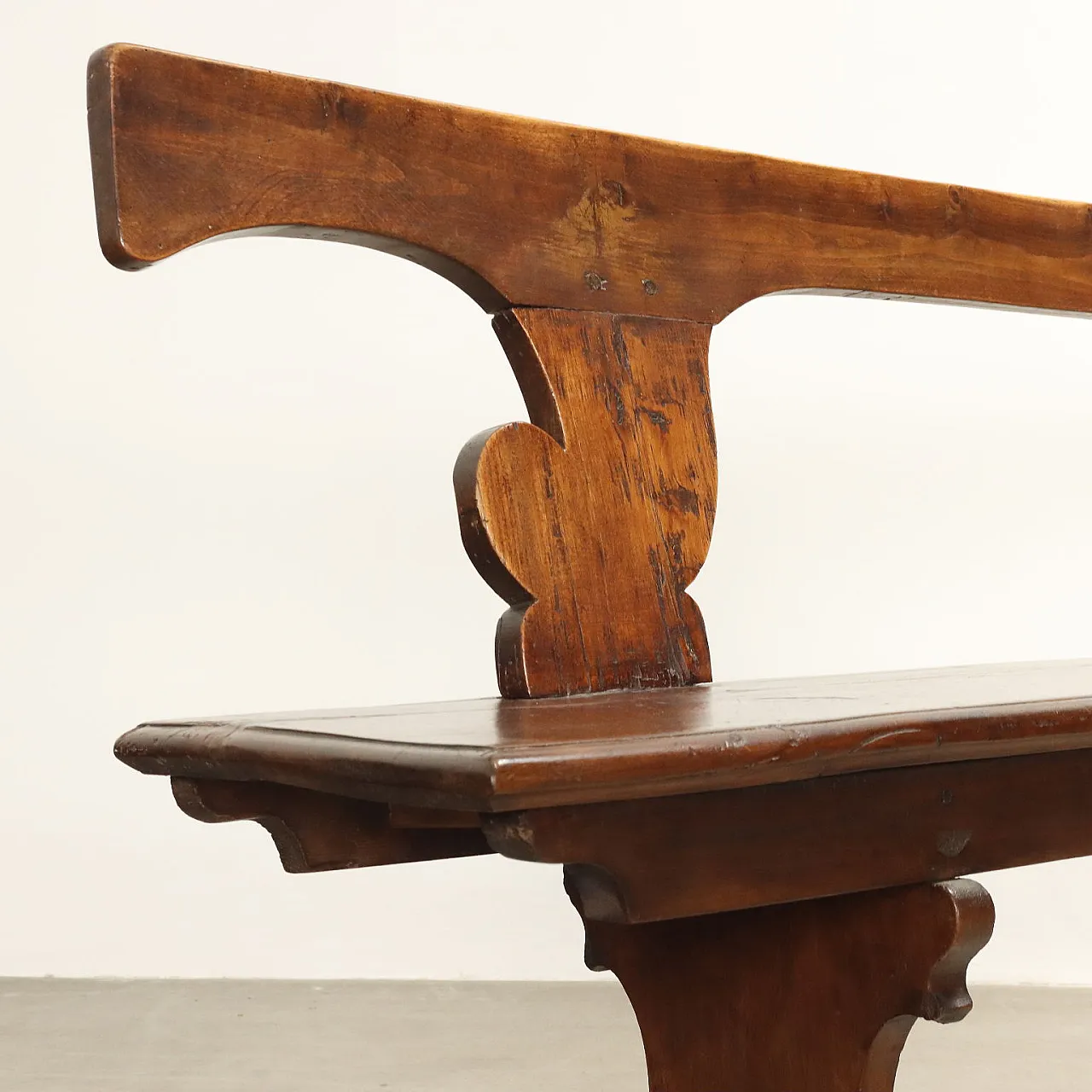 Coppia di Panche da ingresso in noce scolpito, '700 4