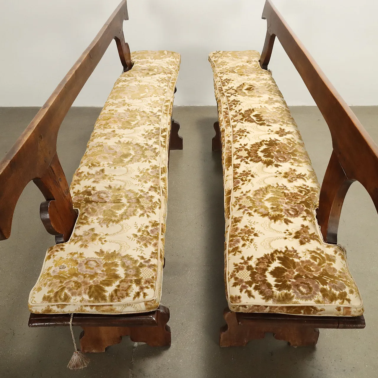 Coppia di Panche da ingresso in noce scolpito, '700 7