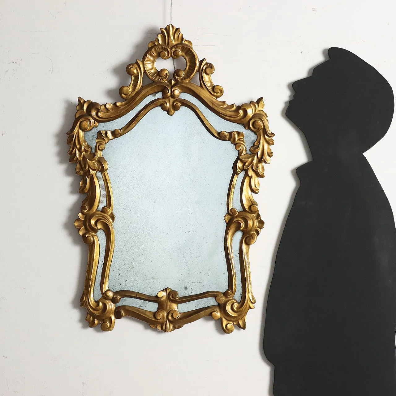 Specchio con cornice in legno intagliato e dorato, '900 2