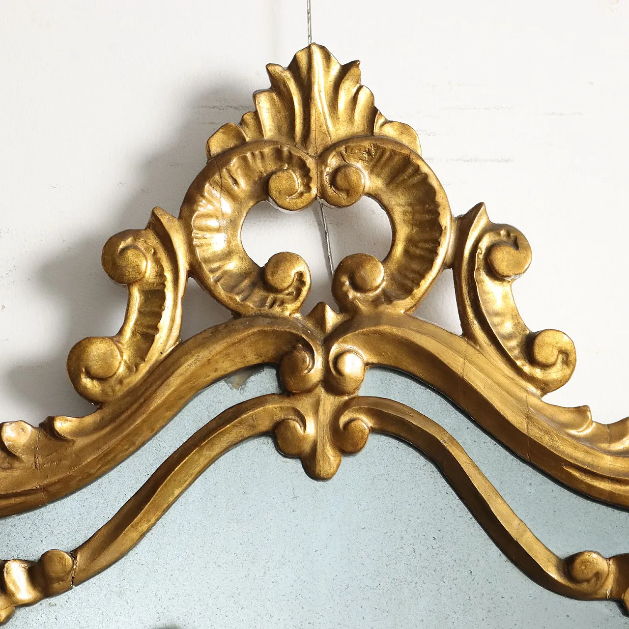 Specchio con cornice in legno intagliato e dorato, '900 3