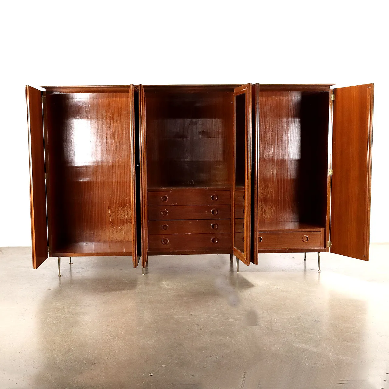 Armadio in noce impiallacciato e ottone, metà '900 4