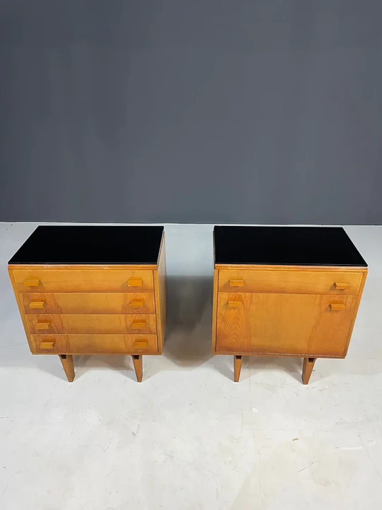 Coppia di comodini in legno di Nový Domov, anni '70 5