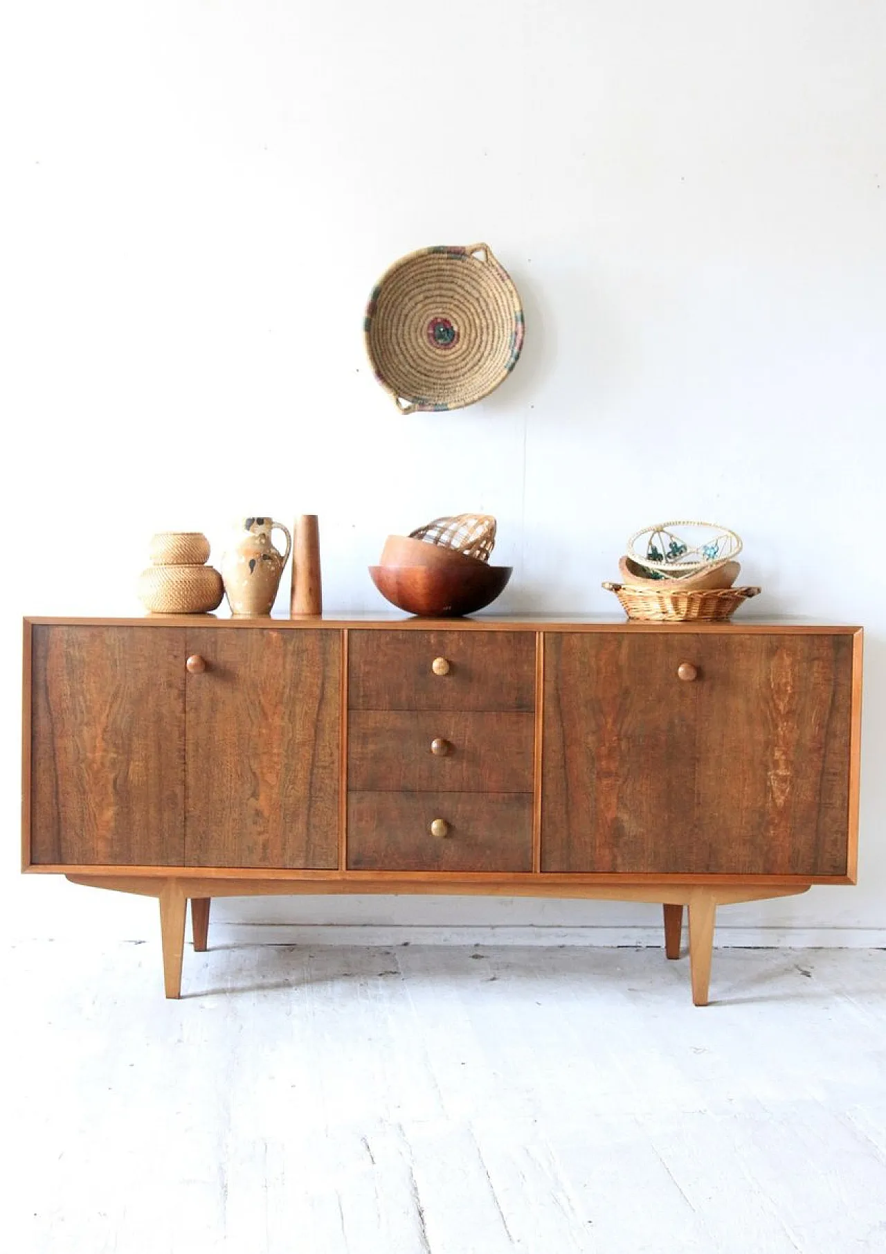 Credenza Mid-Century moderna con venature del legno, anni '60 3