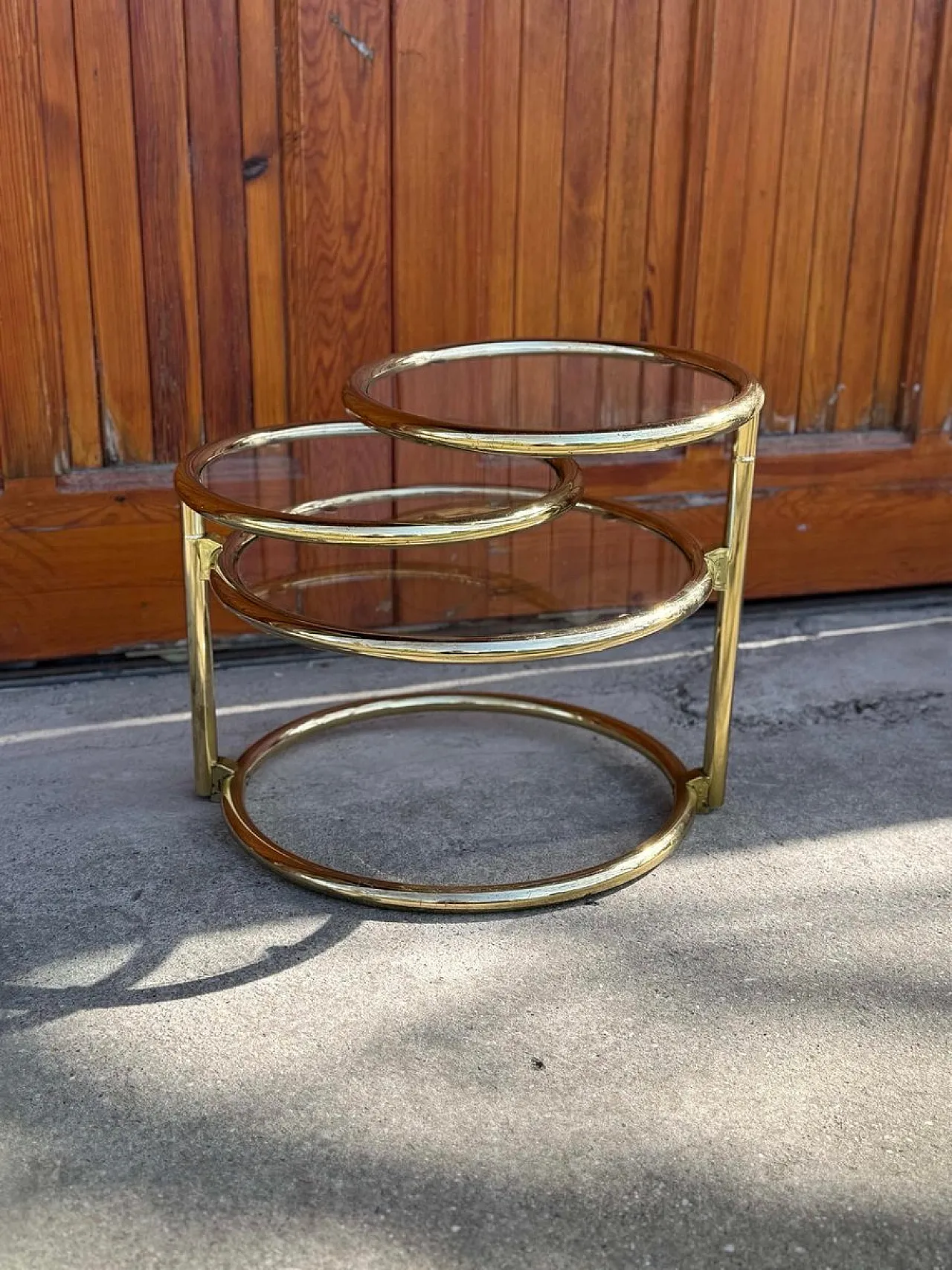Tavolino girevole in ottone nello stile di Milo Baughman, anni '70 1
