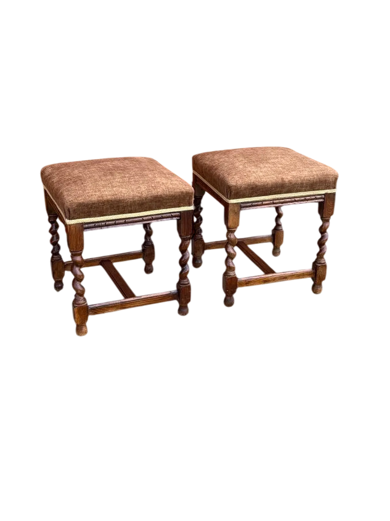 Coppia di sgabelli coloniali in legno, anni '50 10