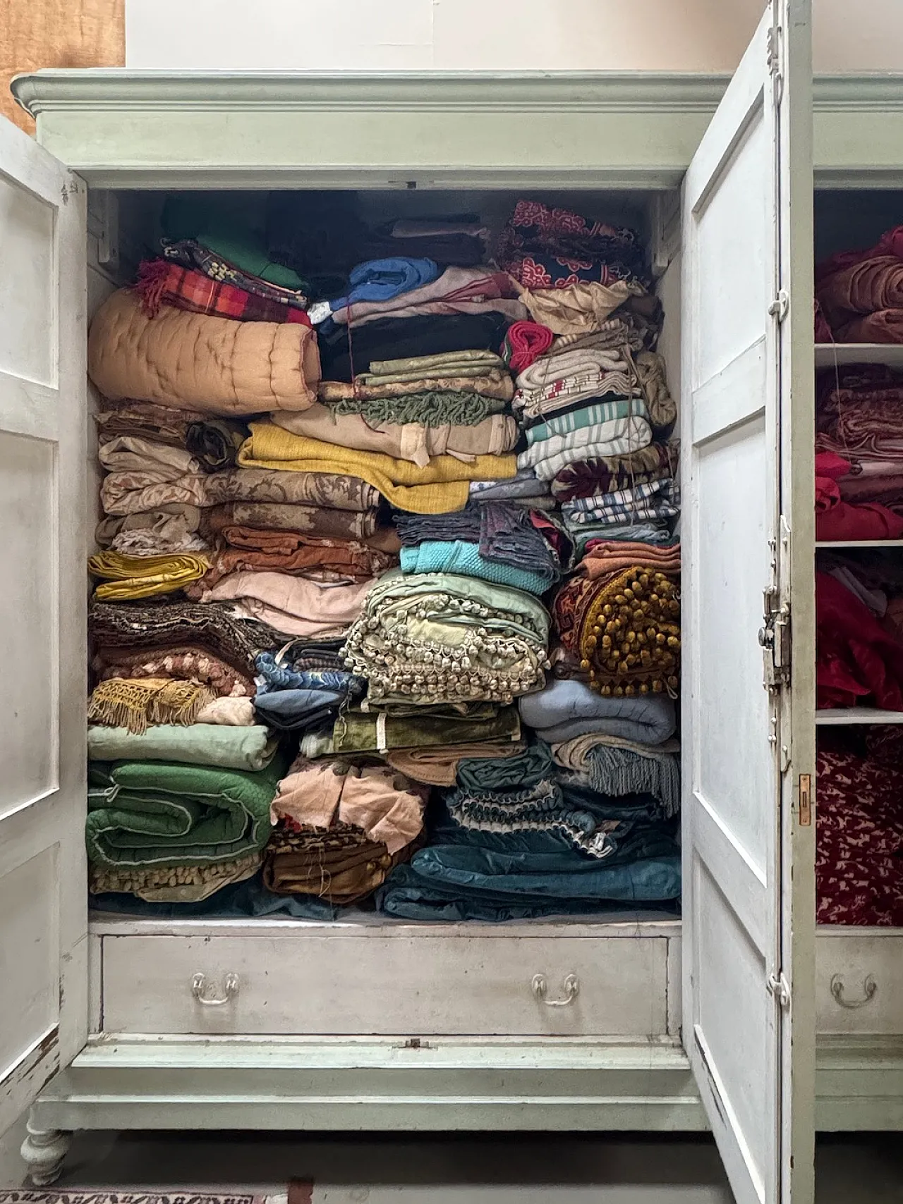 Green mastic cabinet with three doors, 19th century 5