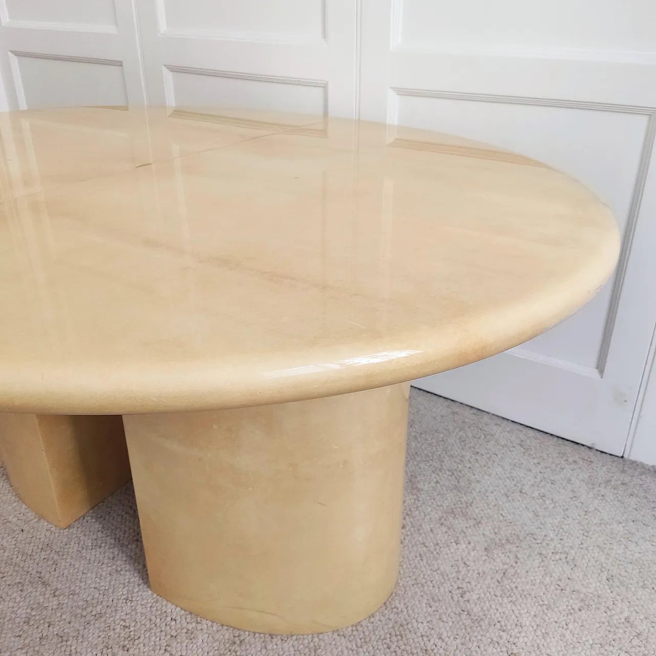 Oval table in cream varnished leather, 1960s 6