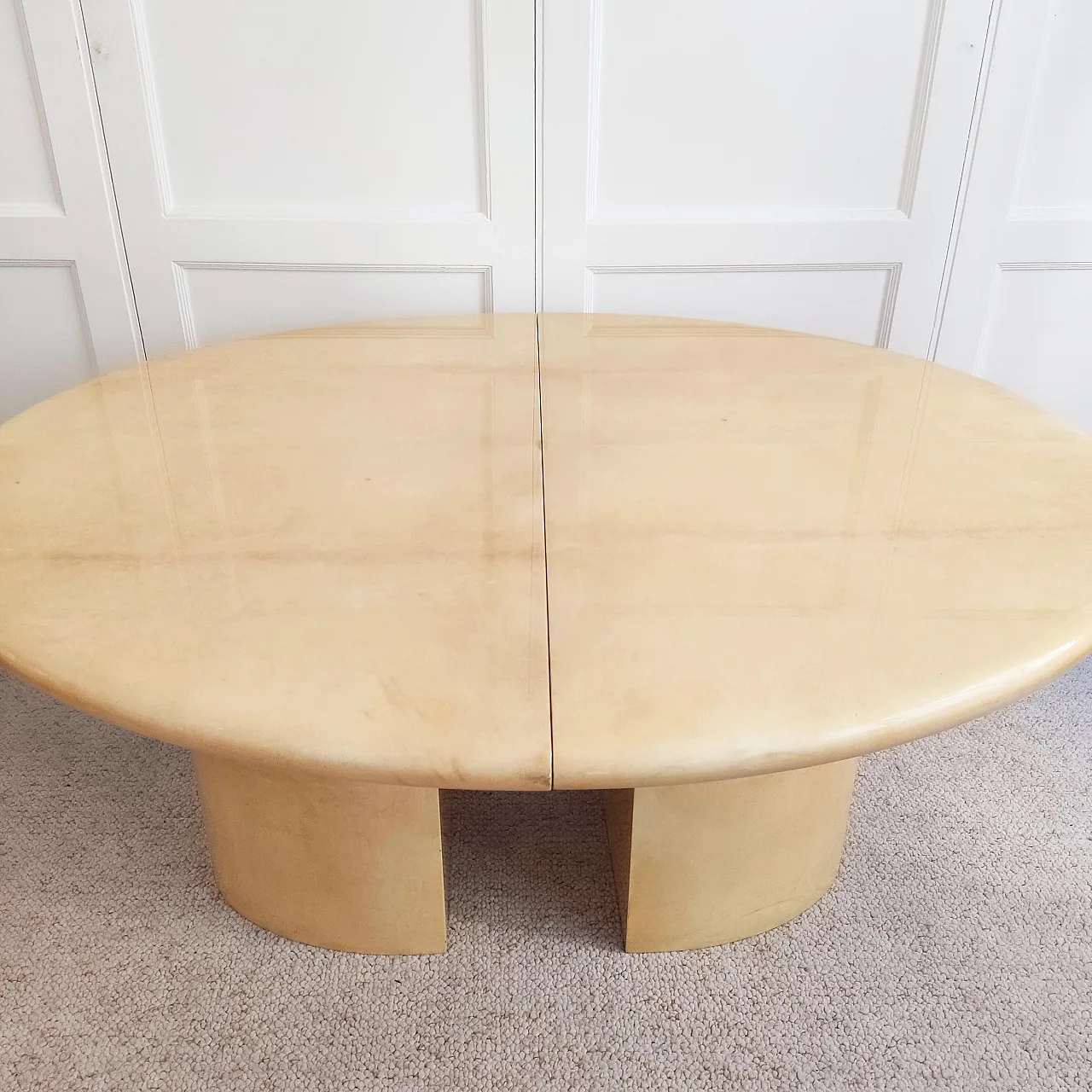 Oval table in cream varnished leather, 1960s 7