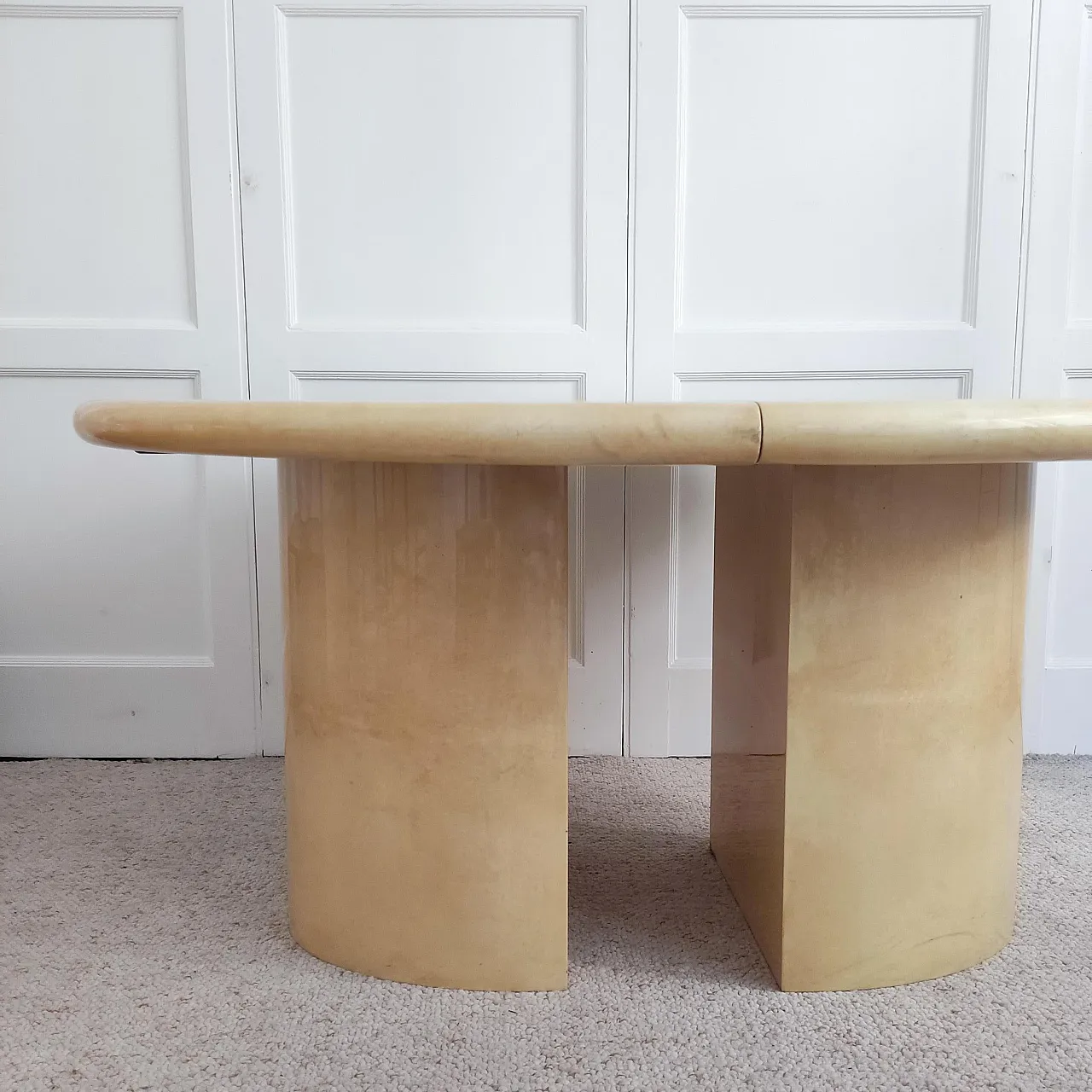 Oval table in cream varnished leather, 1960s 8