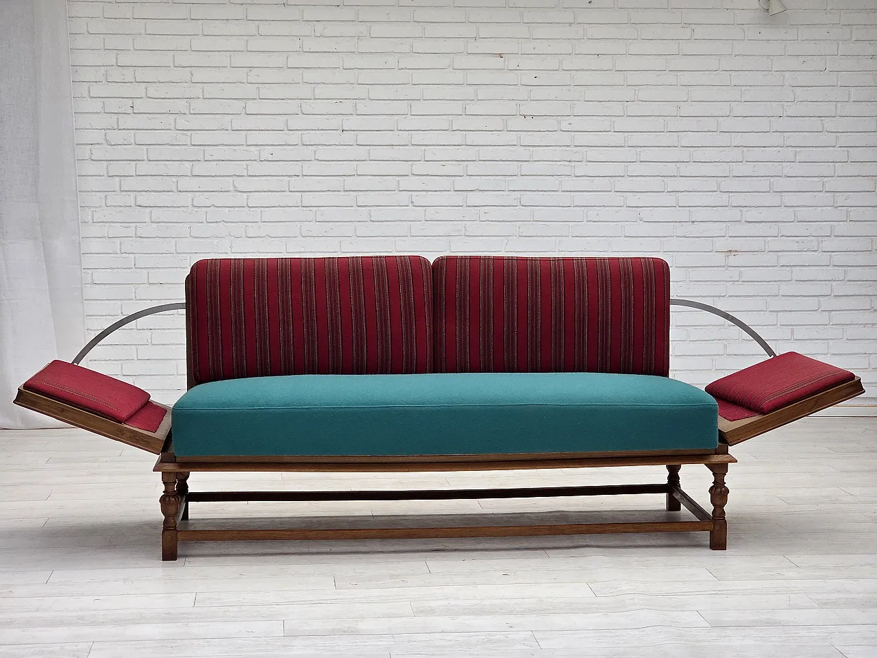Danish 2-seater drop-leaf sofa in wool and oak wood, 1950s 4
