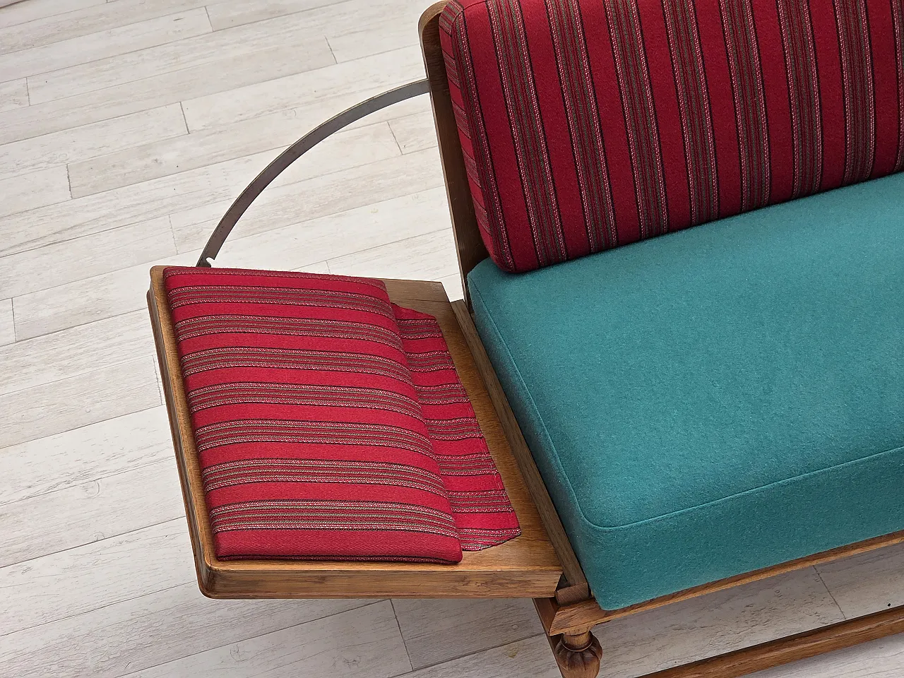 Danish 2-seater drop-leaf sofa in wool and oak wood, 1950s 5