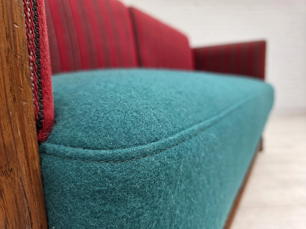 Danish 2-seater drop-leaf sofa in wool and oak wood, 1950s 11