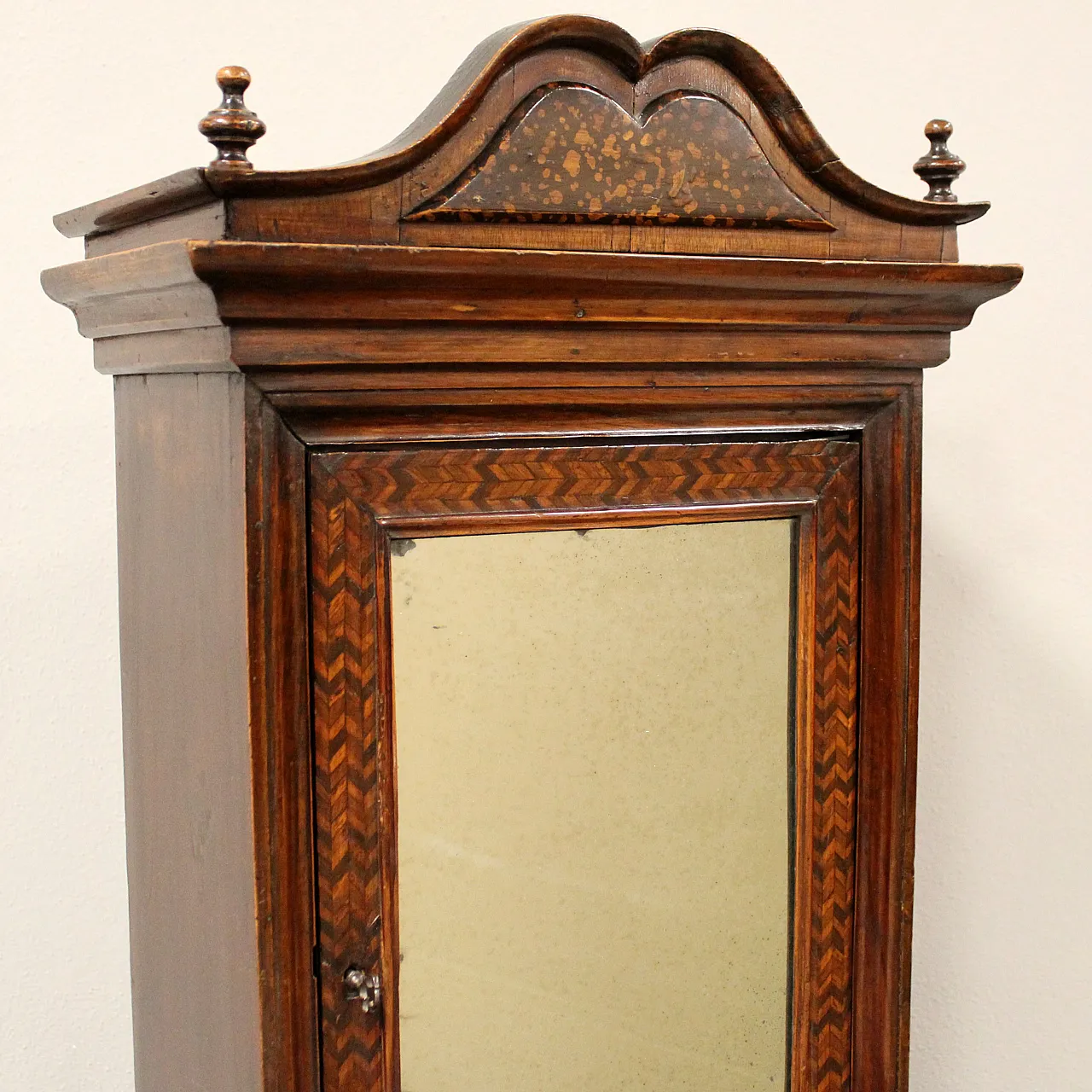 Modellino miniatura armadio-monetiere in noce intarsiato, '800 8