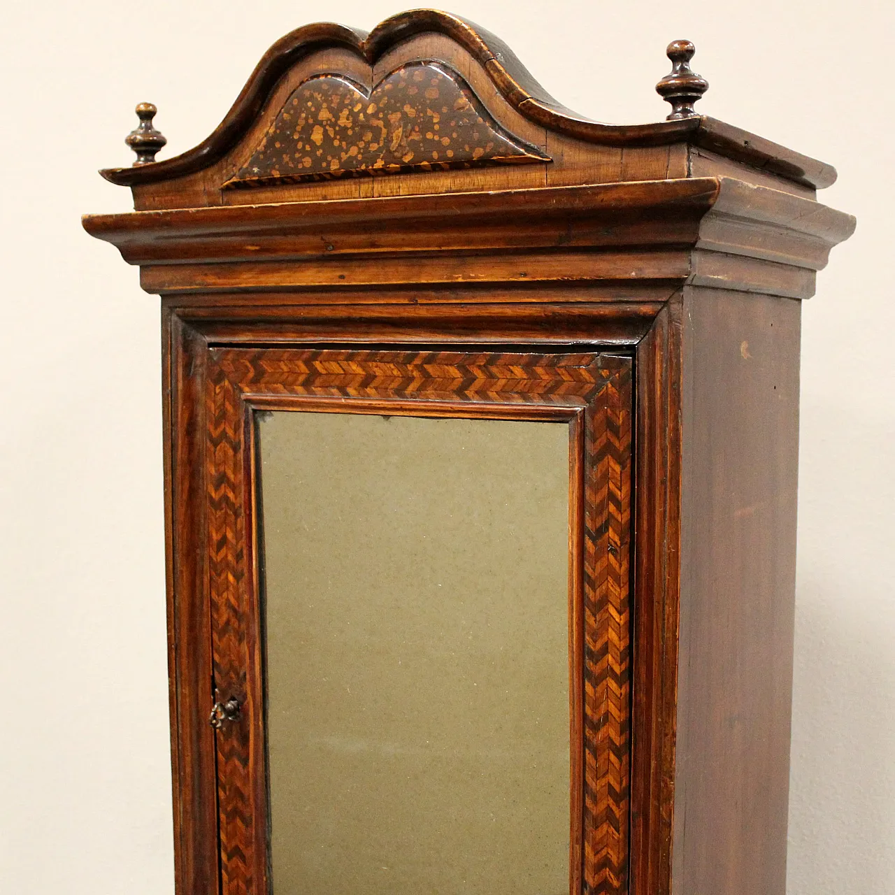 Modellino miniatura armadio-monetiere in noce intarsiato, '800 9