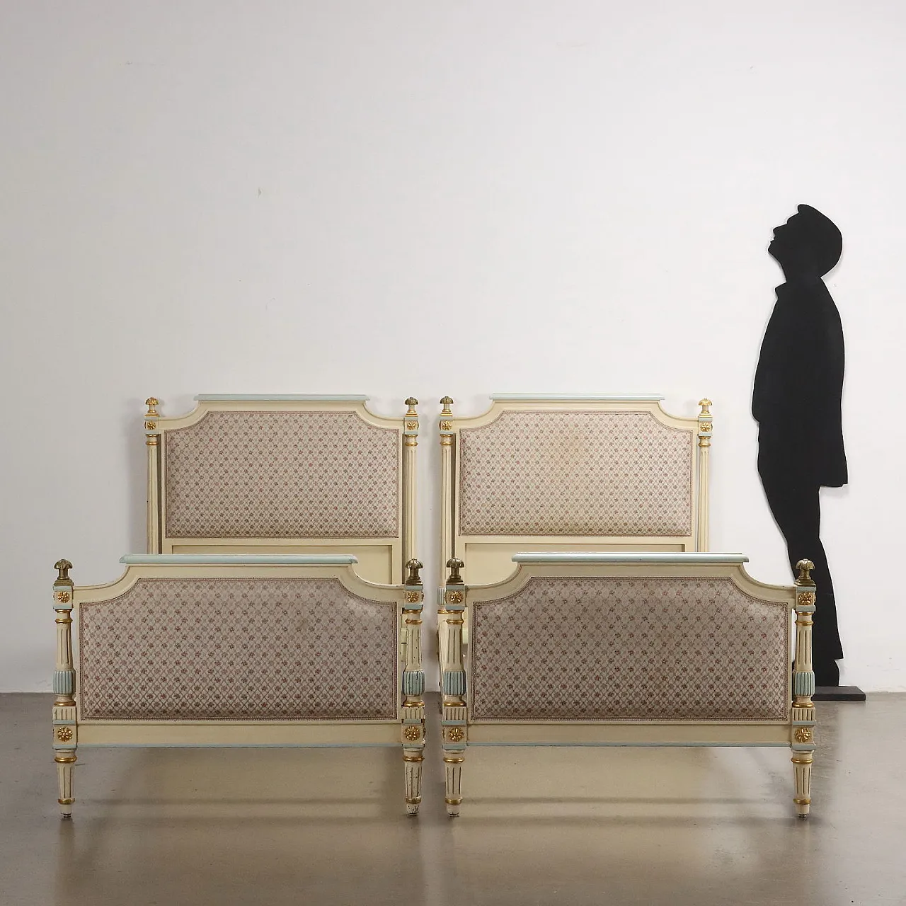Coppia di letti neoclassici in legno laccato, '900 2