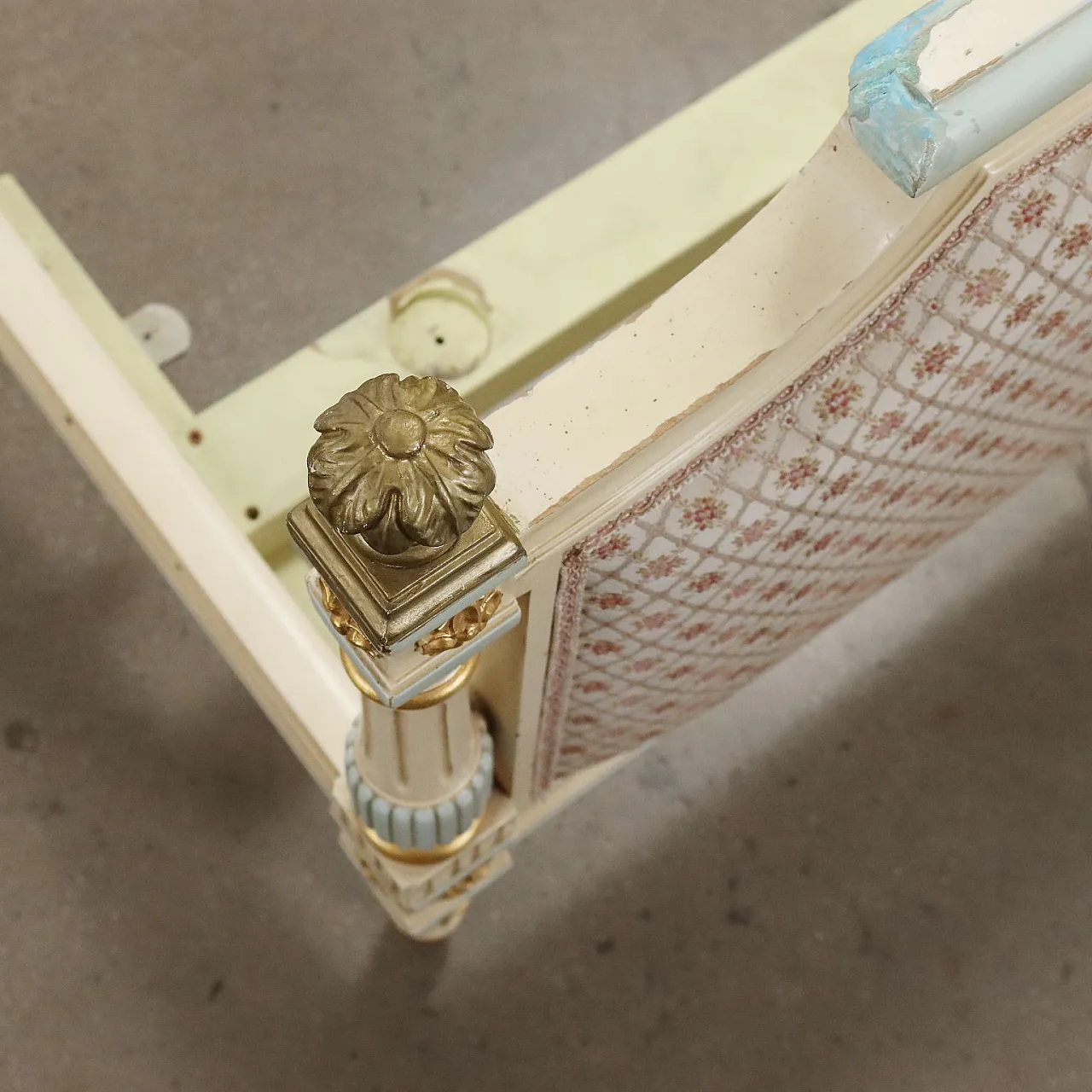 Coppia di letti neoclassici in legno laccato, '900 6