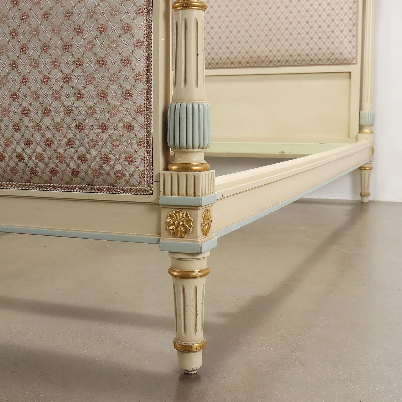 Coppia di letti neoclassici in legno laccato, '900 8