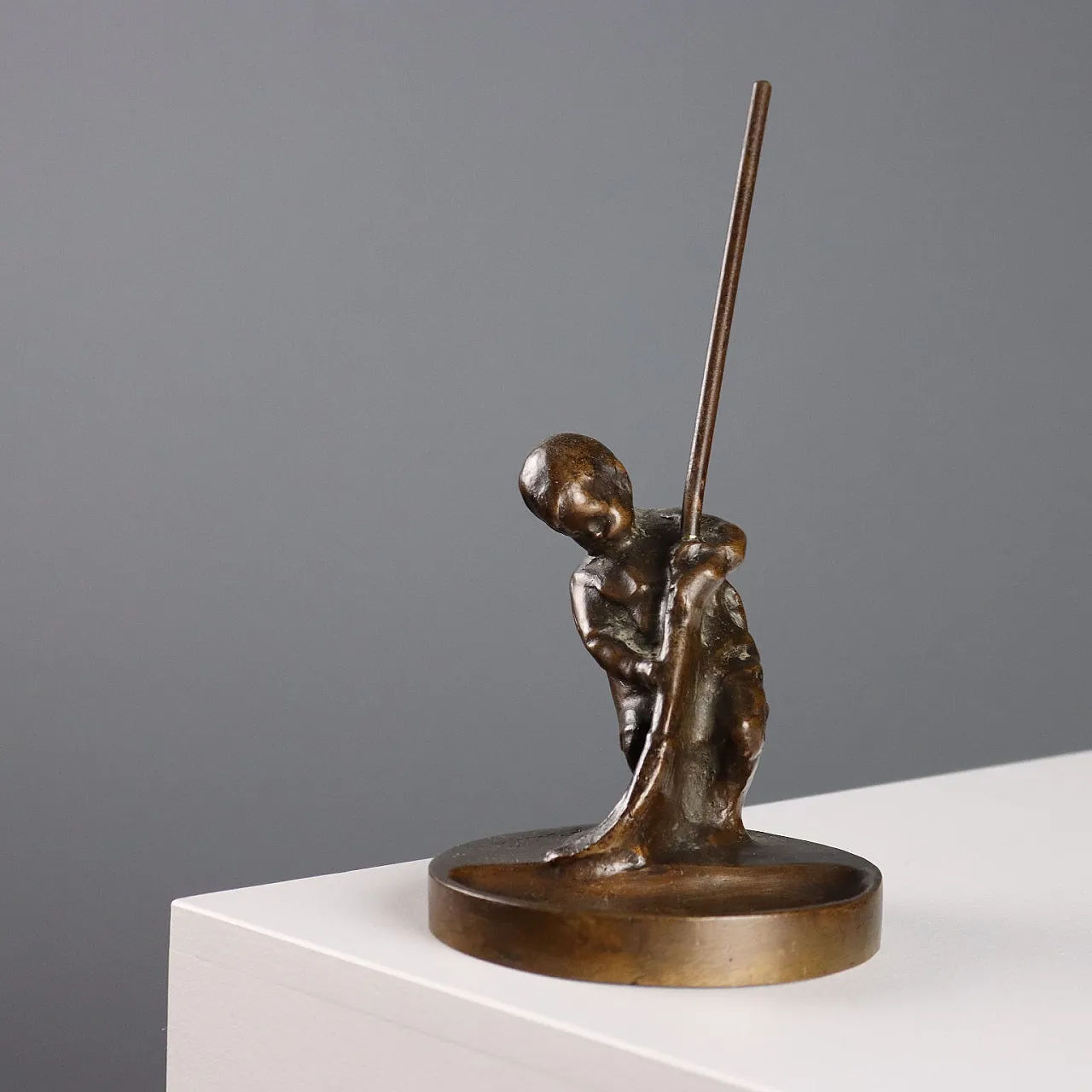 Child with Broom in bronze by Alberto Dressler, 20th century 1