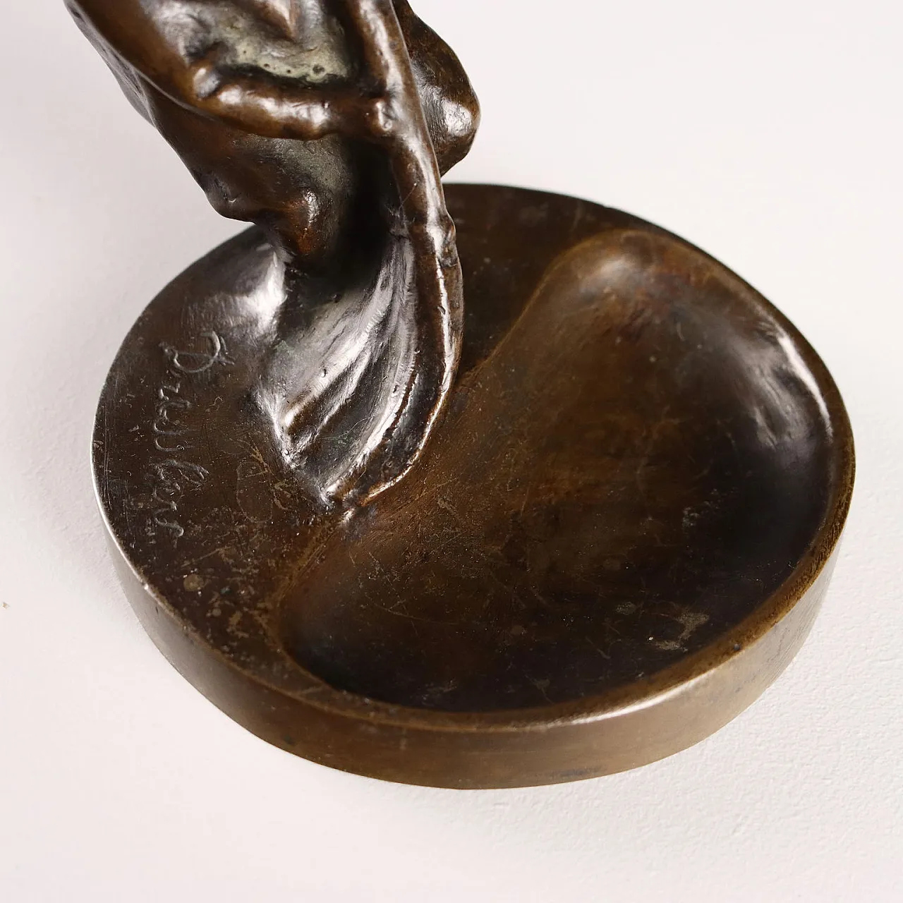 Child with Broom in bronze by Alberto Dressler, 20th century 4
