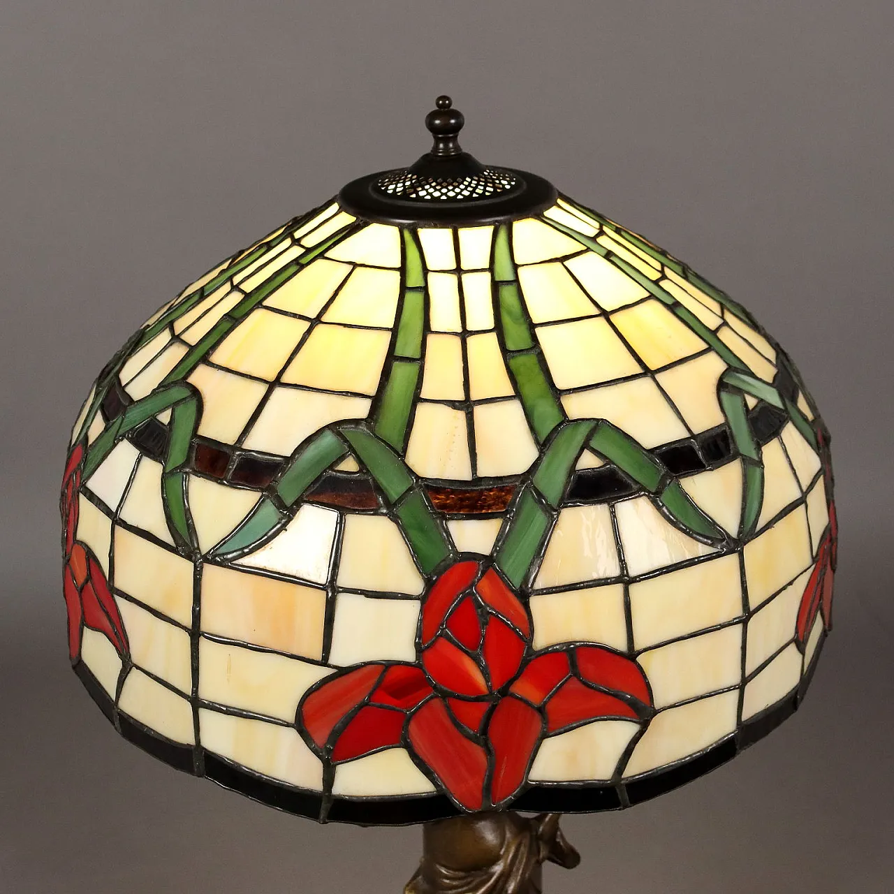 Tiffany-style bronze lamp with glass shade, 20th century 3