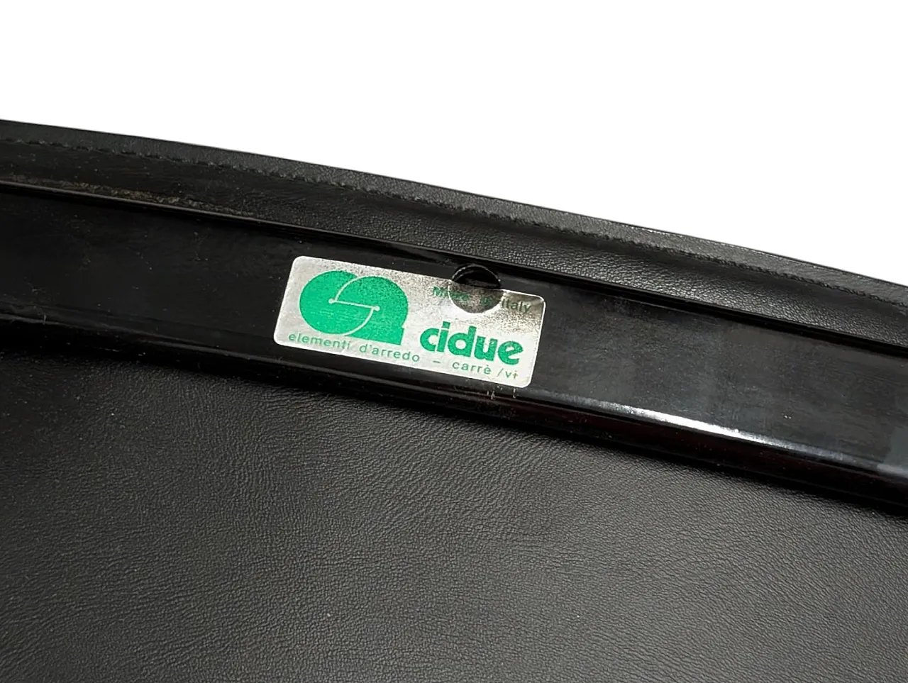 4 sedie in pelle rossa, Cidue, Italia, 1970 6