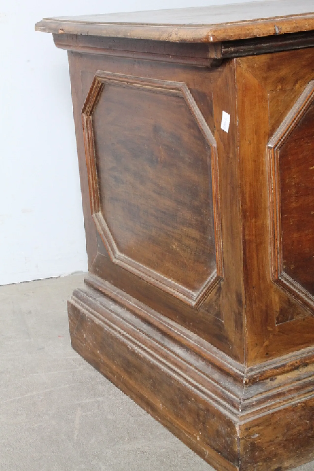 Cassapanca in noce massello reggiana con losanghe, '600 6