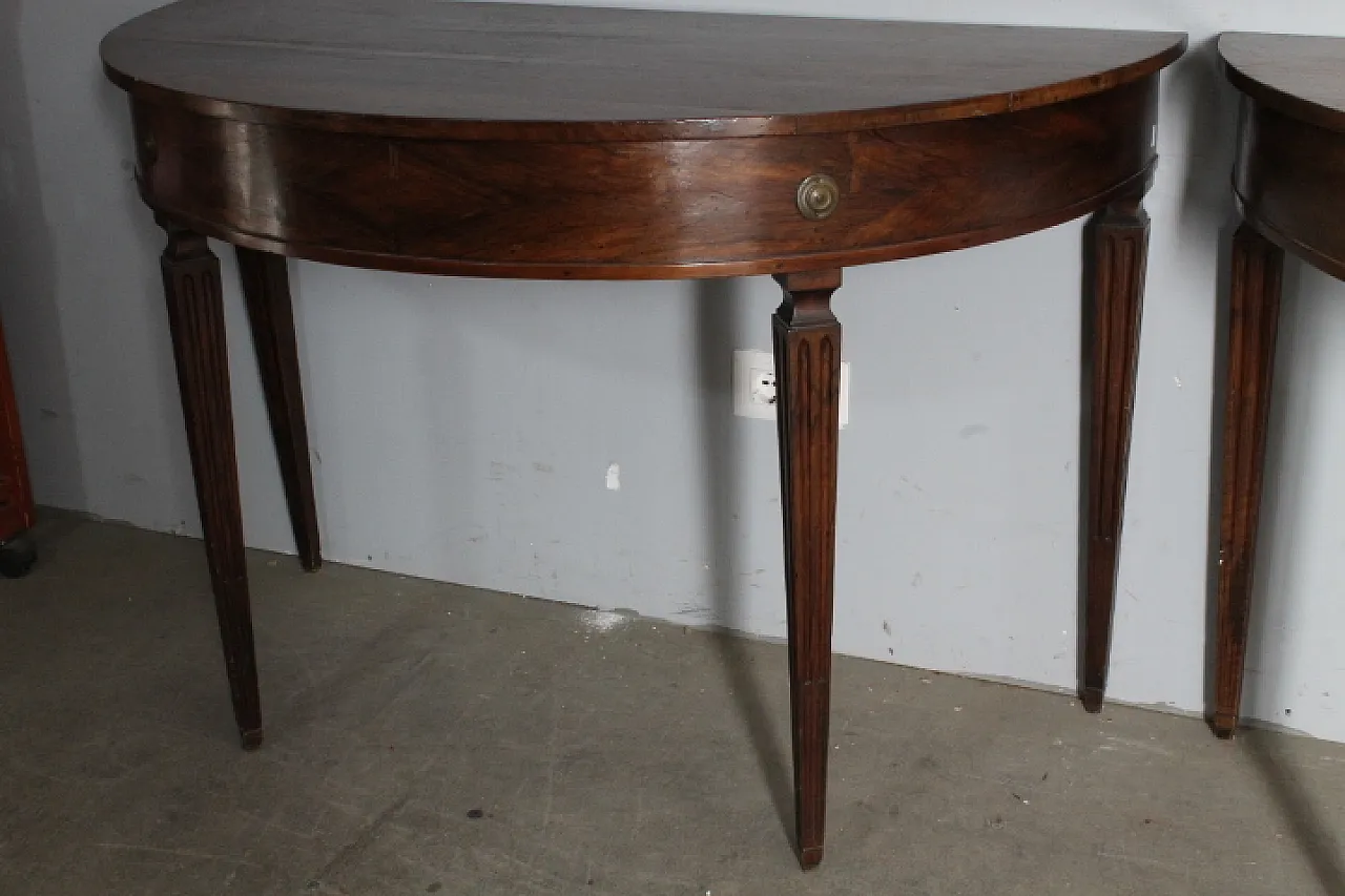 Coppia di console Luigi XVI a mezza luna in noce Parma, 1770 2